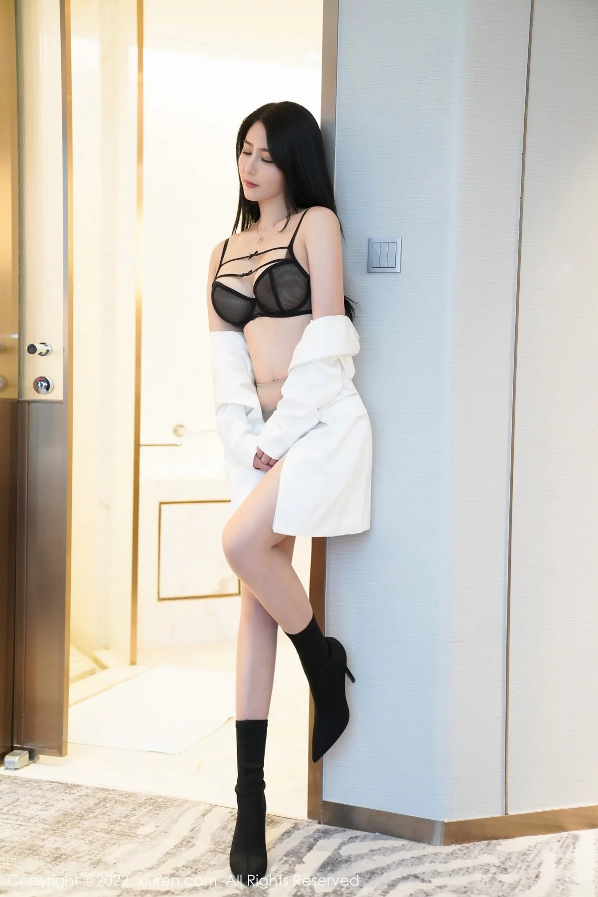 [[XiuRen秀人网]秀人网]No.4991_模特Fairy如歌性感白色职业装露黑色内衣超薄肉丝完美诱惑写真41P