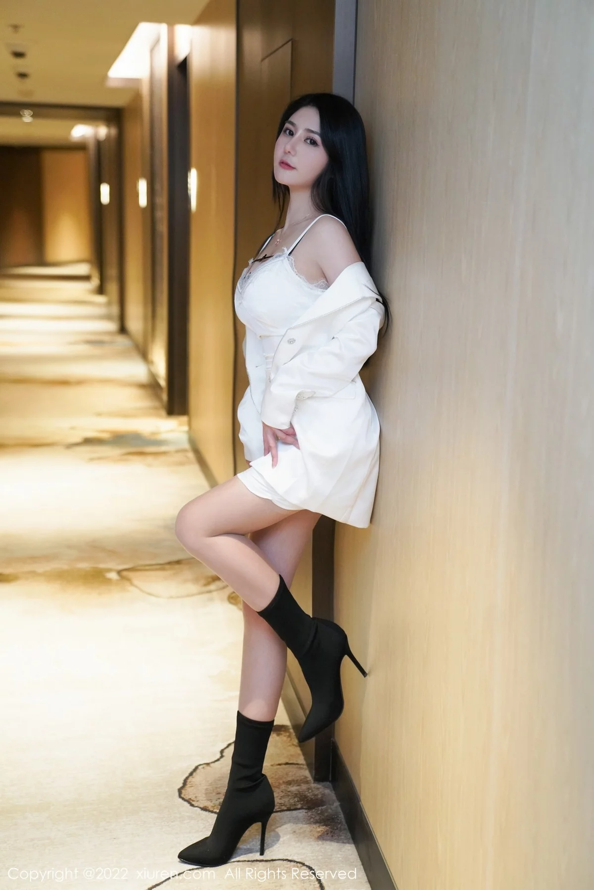 [[XiuRen秀人网]秀人网]No.4991_模特Fairy如歌性感白色职业装露黑色内衣超薄肉丝完美诱惑写真41P