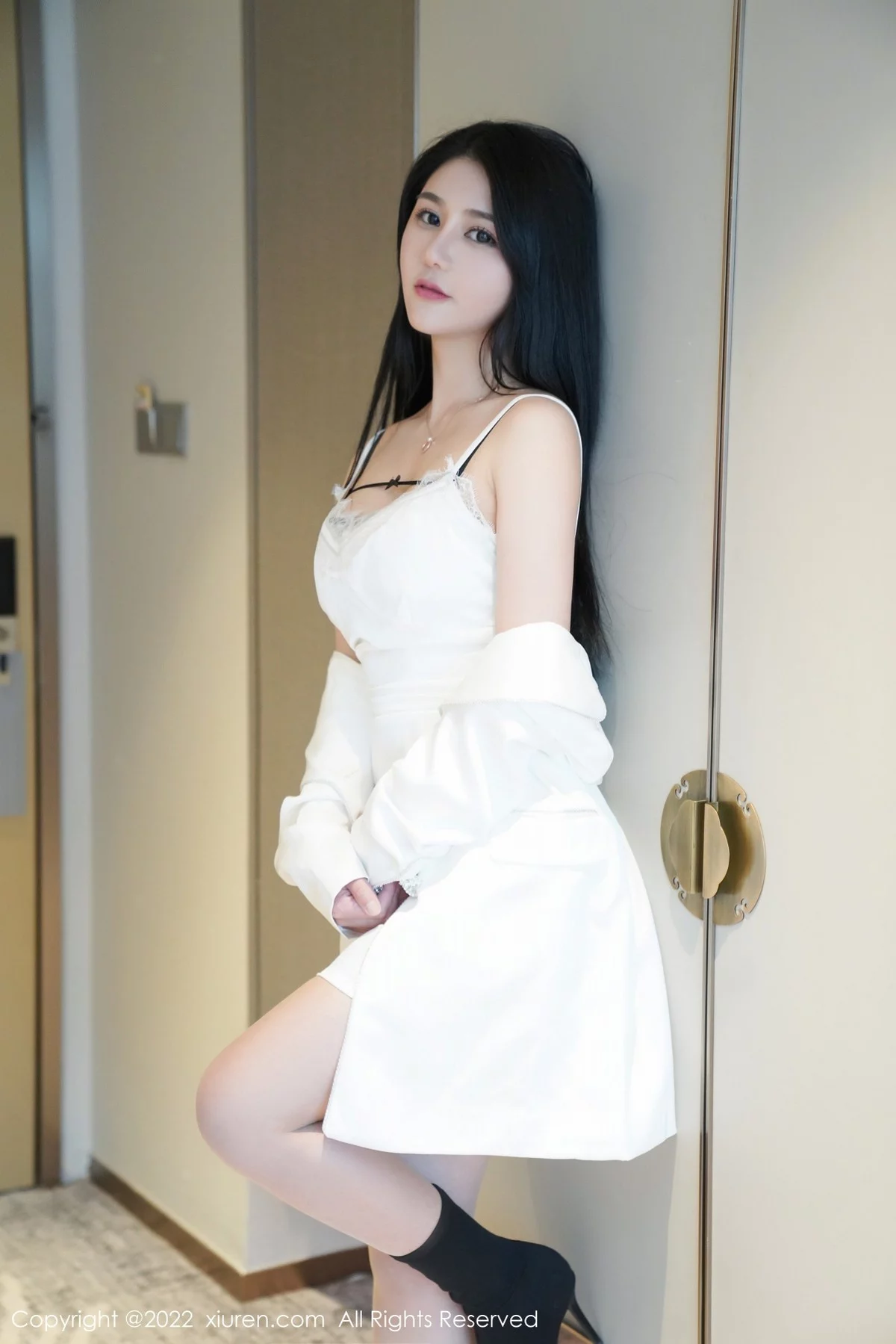 [[XiuRen秀人网]秀人网]No.4991_模特Fairy如歌性感白色职业装露黑色内衣超薄肉丝完美诱惑写真41P