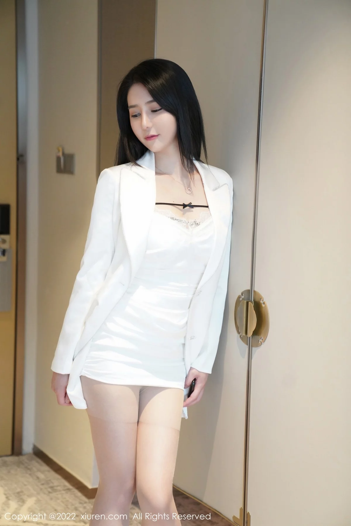 [[XiuRen秀人网]秀人网]No.4991_模特Fairy如歌性感白色职业装露黑色内衣超薄肉丝完美诱惑写真41P