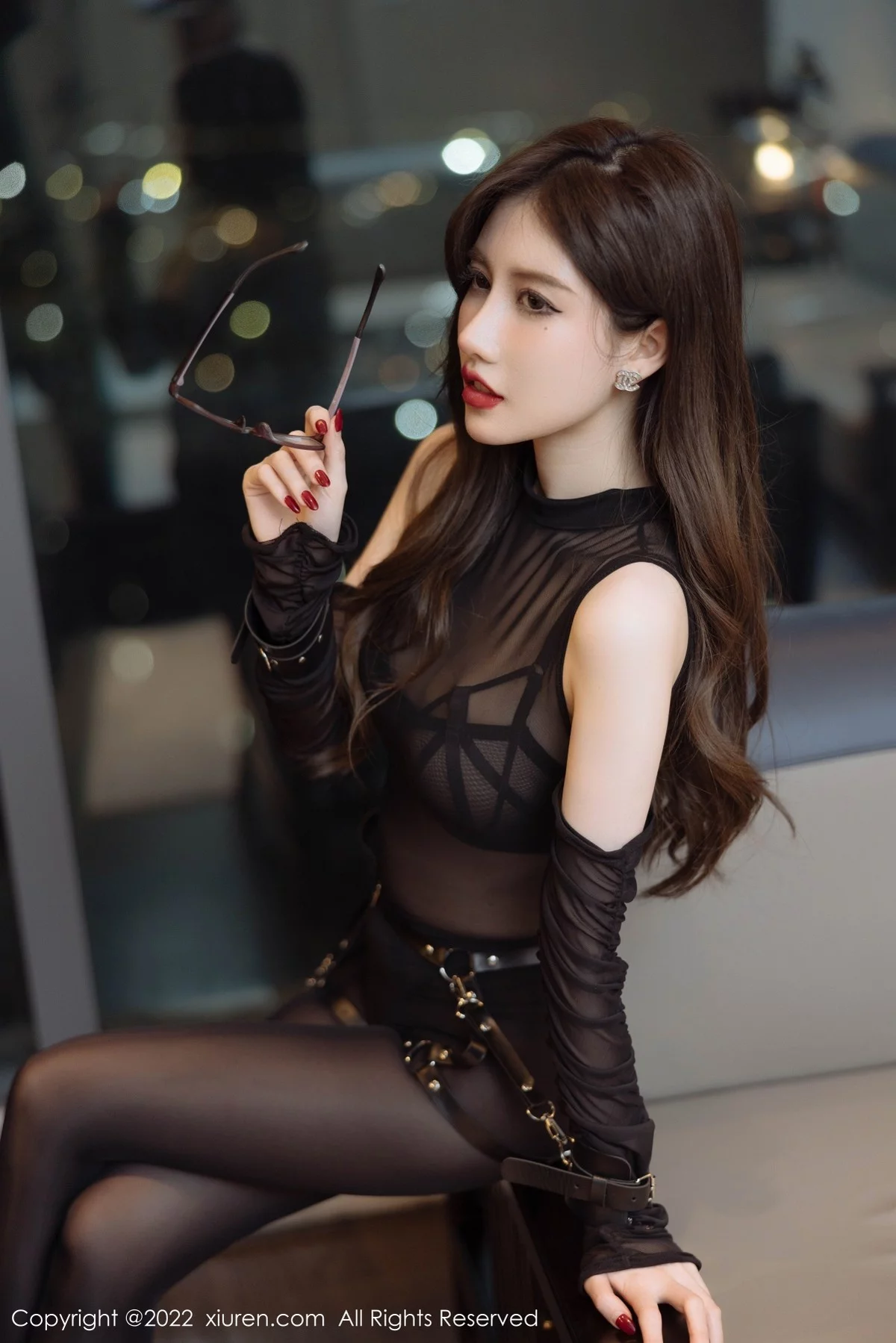 [[XiuRen秀人网]秀人网]No.5000_模特美桃酱海南心愿旅拍黑色清透服饰配超薄黑丝极致魅惑写真85P