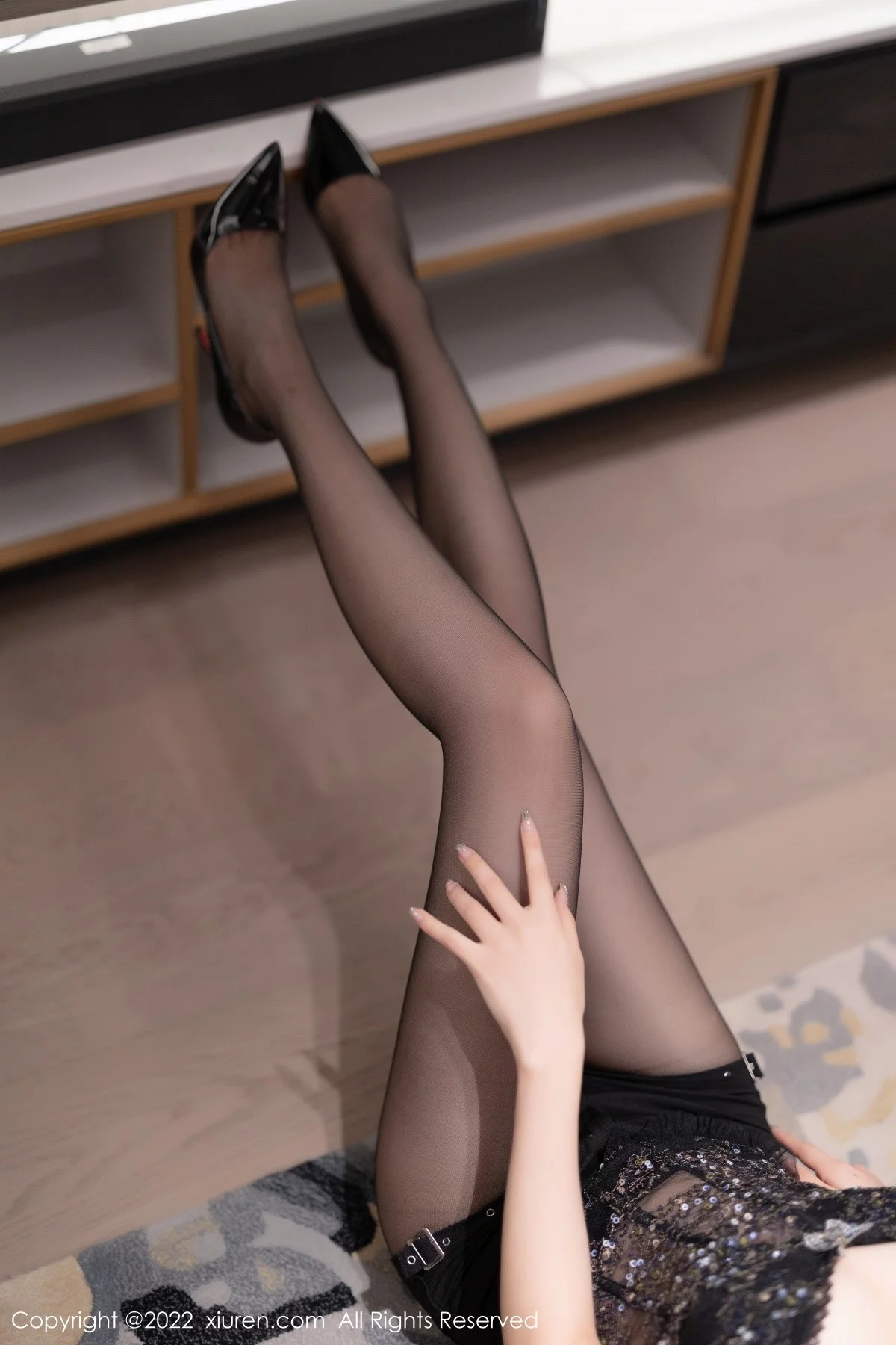 [[XiuRen秀人网]秀人网]No.5002_女神芝芝Booty私房脱黑色轻透服饰露性感蕾丝内衣迷人诱惑写真79P