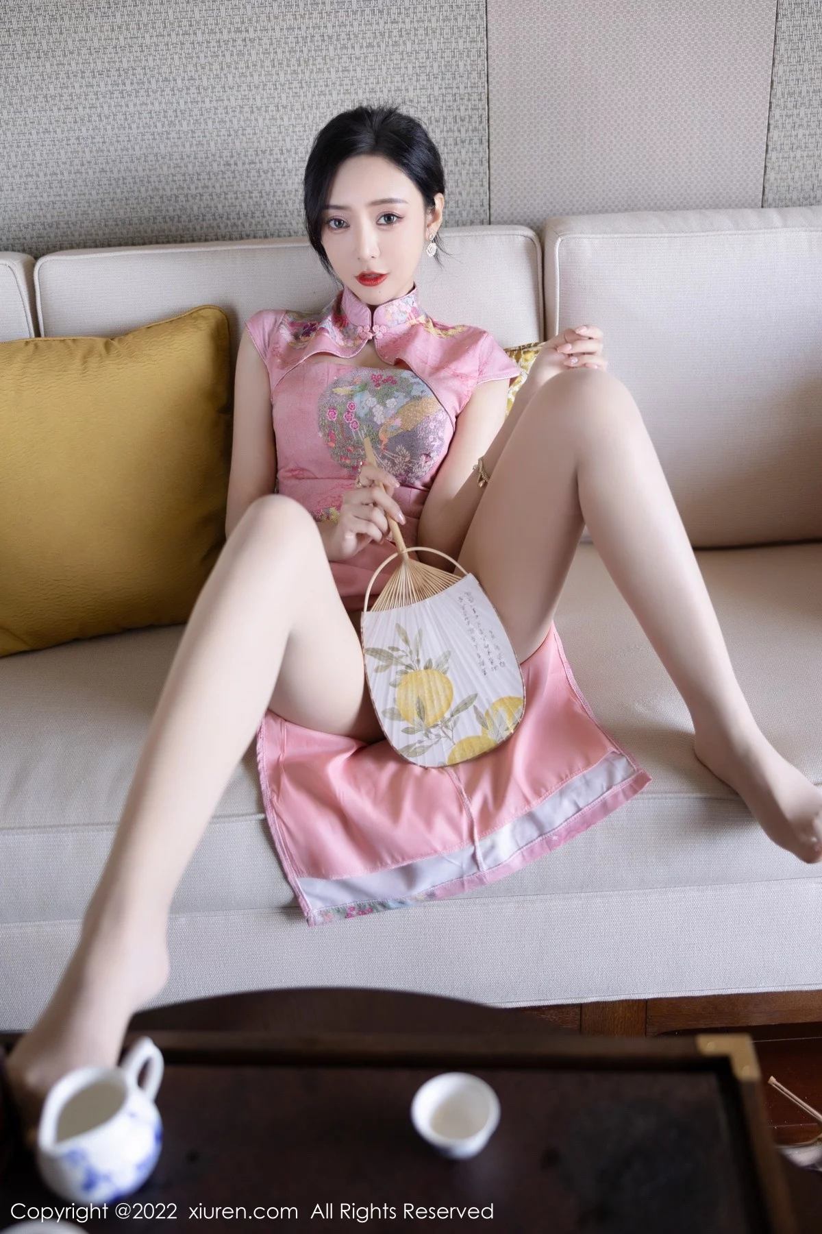 [[XiuRen秀人网]秀人网]No.5007_女神王馨瑶yanni厦门旅拍脱粉红旗袍露性感内衣超薄肉丝诱惑写真85P