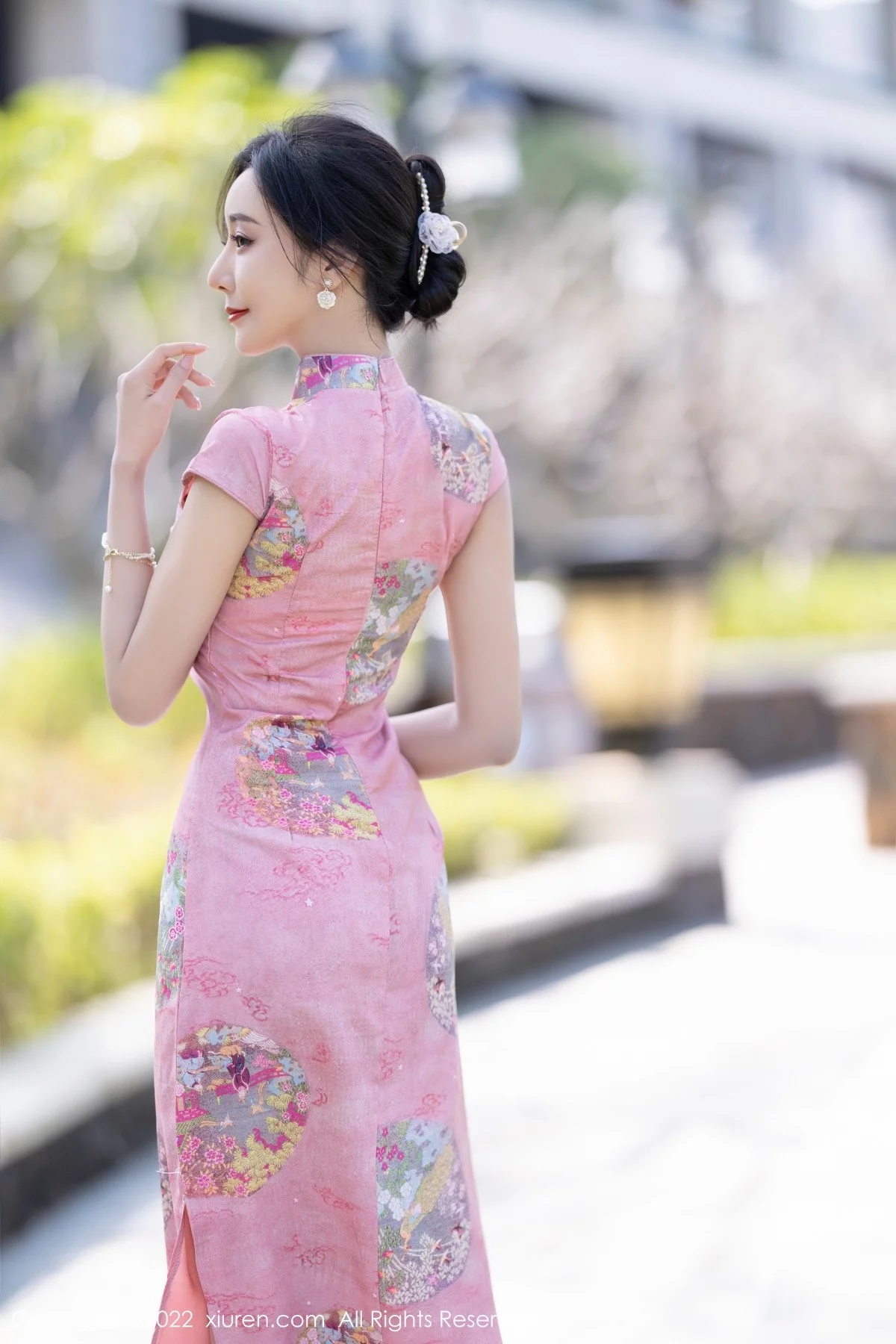 [[XiuRen秀人网]秀人网]No.5007_女神王馨瑶yanni厦门旅拍脱粉红旗袍露性感内衣超薄肉丝诱惑写真85P