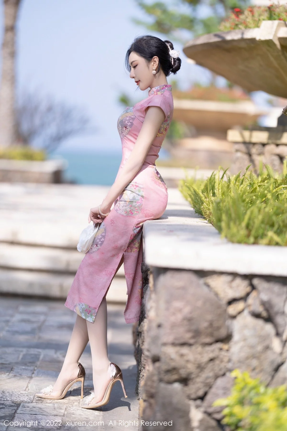 [[XiuRen秀人网]秀人网]No.5007_女神王馨瑶yanni厦门旅拍脱粉红旗袍露性感内衣超薄肉丝诱惑写真85P