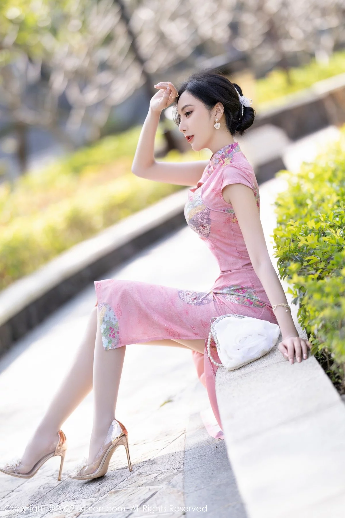 [[XiuRen秀人网]秀人网]No.5007_女神王馨瑶yanni厦门旅拍脱粉红旗袍露性感内衣超薄肉丝诱惑写真85P