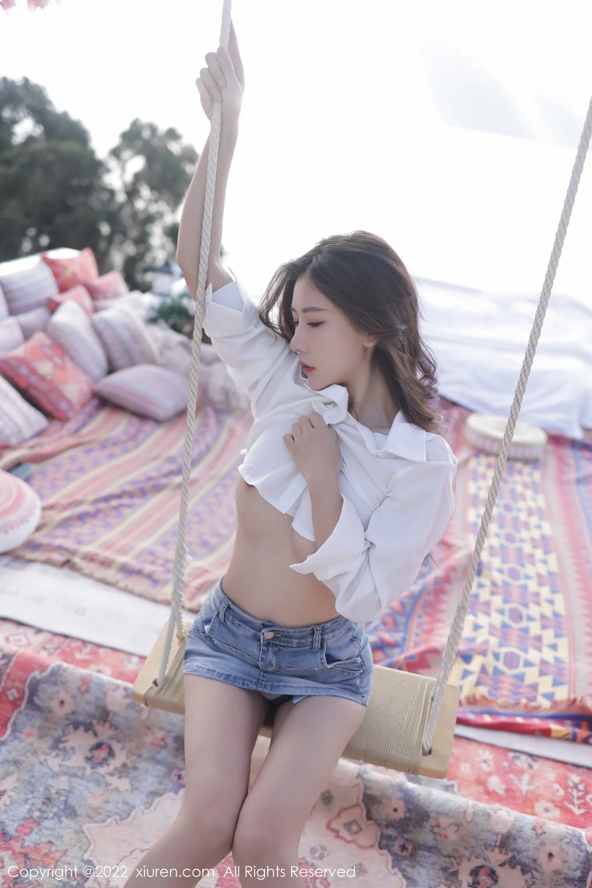 [[XiuRen秀人网]秀人网]No.5013_模特尹甜甜大理旅拍户外性感白T配牛仔短裤秀完美身材诱惑写真59P