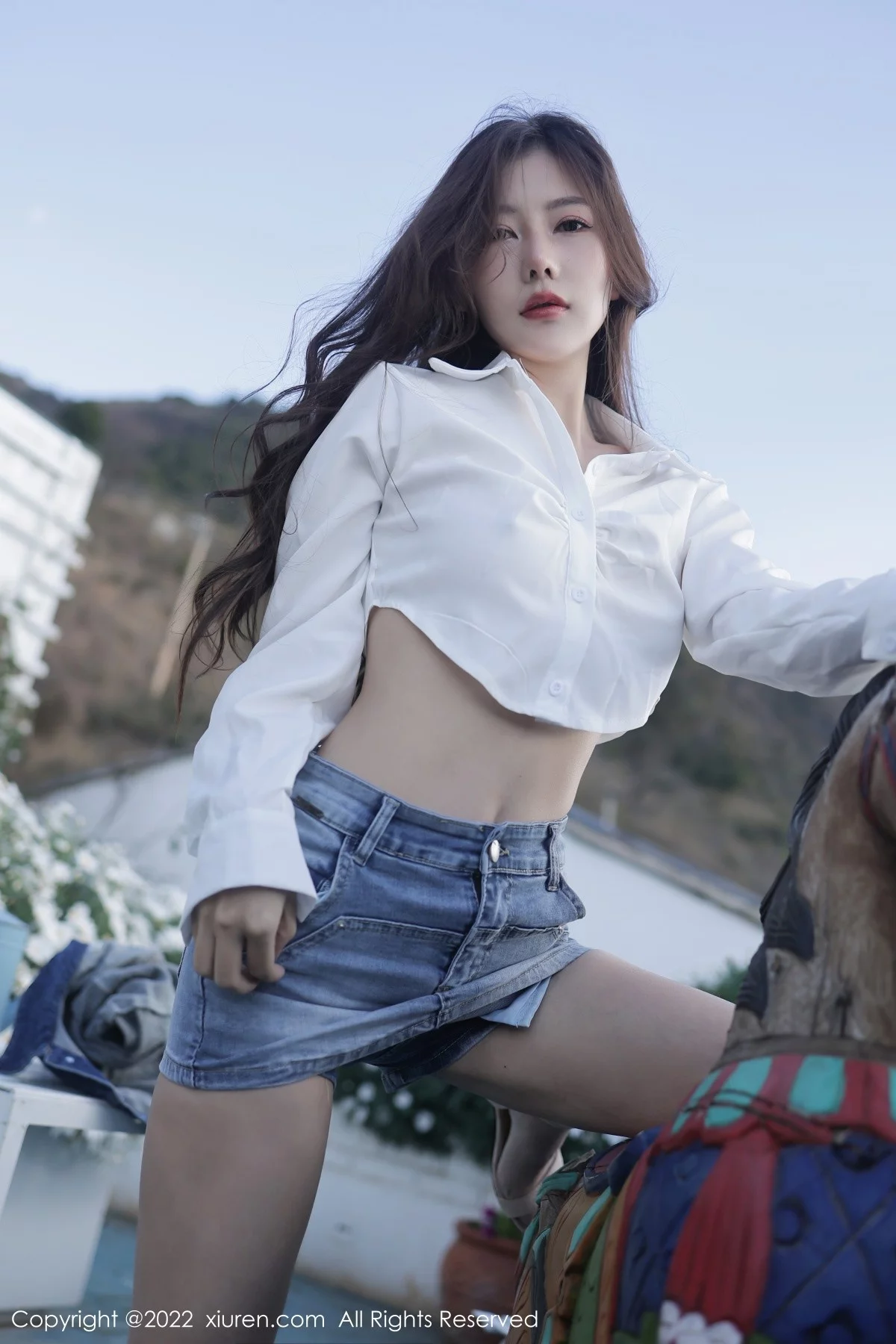 [[XiuRen秀人网]秀人网]No.5013_模特尹甜甜大理旅拍户外性感白T配牛仔短裤秀完美身材诱惑写真59P