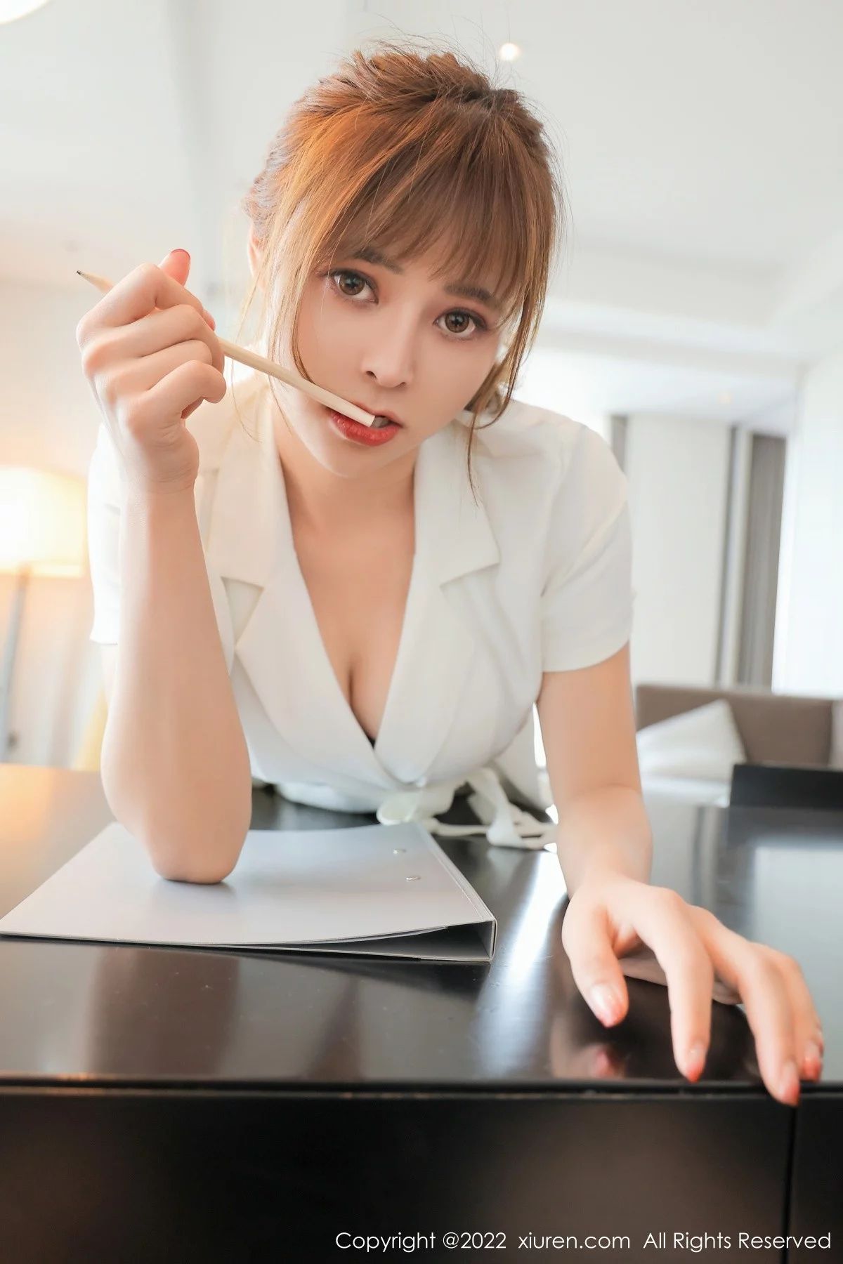 [[XiuRen秀人网]秀人网]No.5019_模特奈沐子室内场景脱白色OL服饰露性感黑色内衣迷人诱惑写真52P