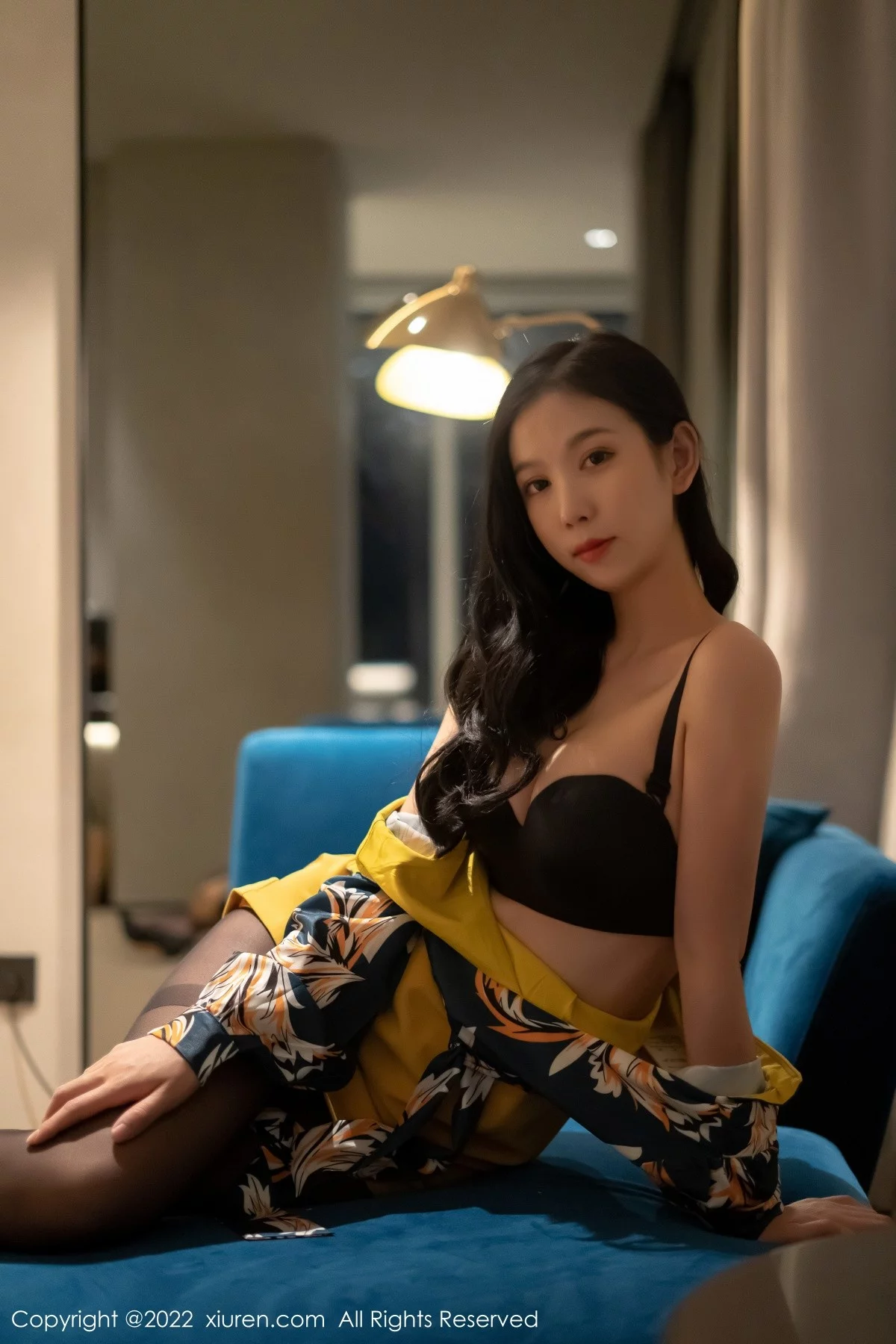 [[XiuRen秀人网]秀人网]No.4880_模特李雅柔蓝色图案上衣配黄短裙露性感内衣超薄黑丝诱惑写真51P