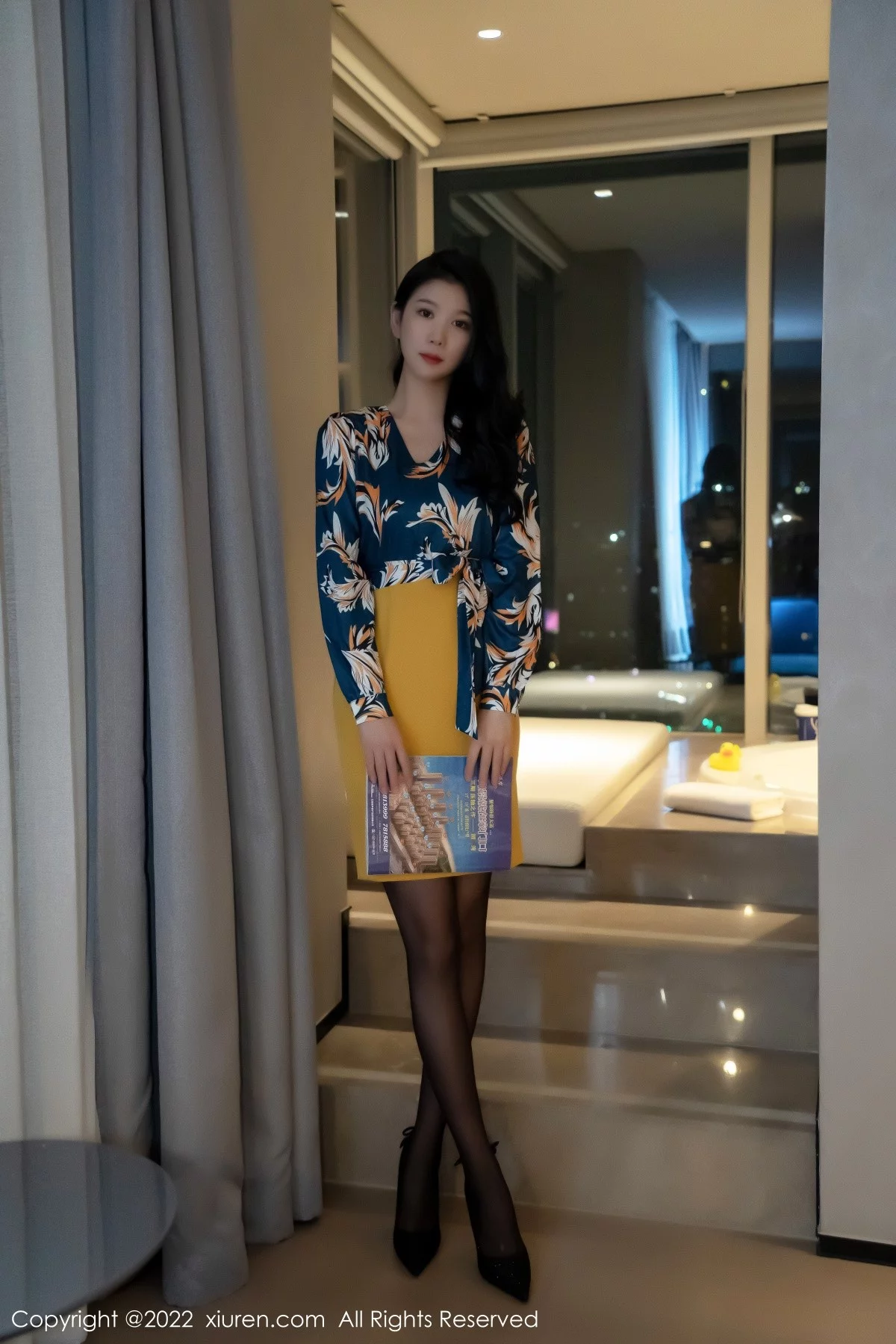 [[XiuRen秀人网]秀人网]No.4880_模特李雅柔蓝色图案上衣配黄短裙露性感内衣超薄黑丝诱惑写真51P