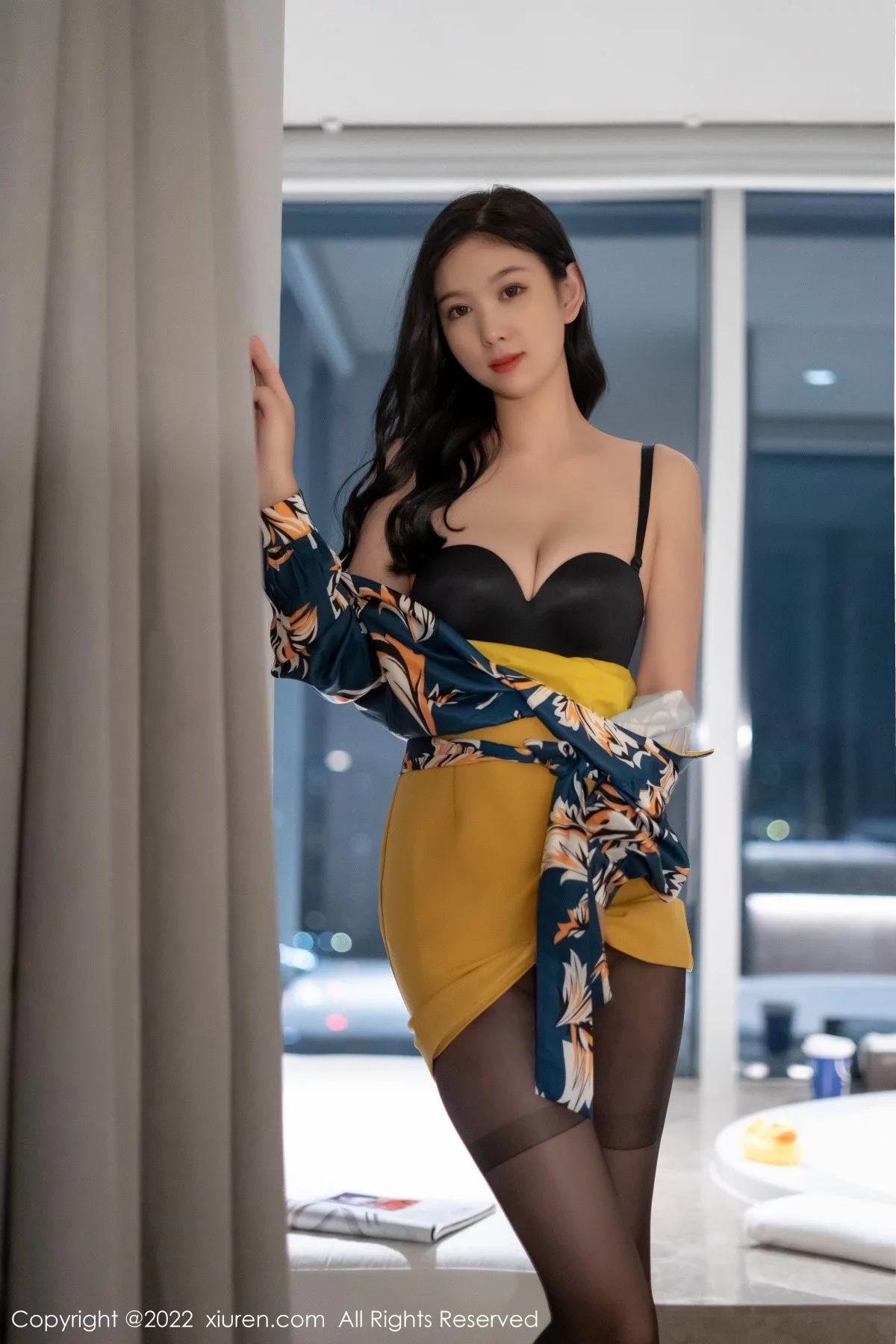 [[XiuRen秀人网]秀人网]No.4880_模特李雅柔蓝色图案上衣配黄短裙露性感内衣超薄黑丝诱惑写真51P