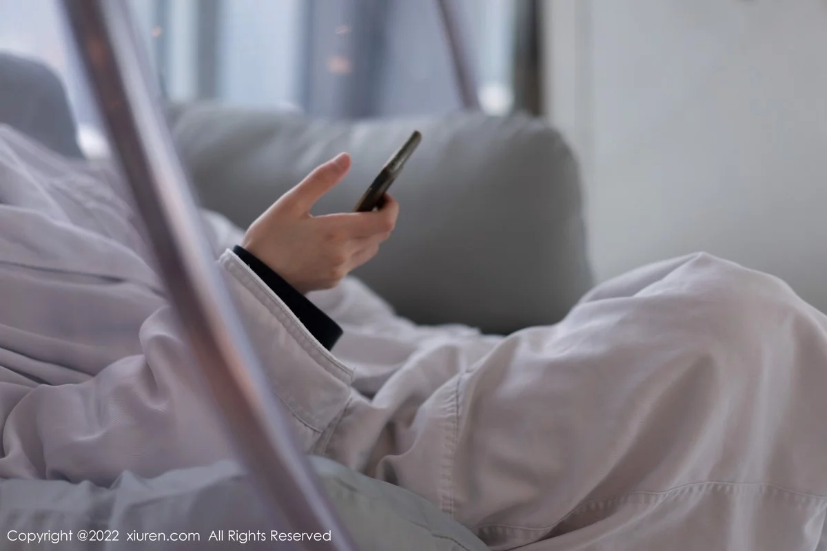 [[XiuRen秀人网]秀人网]No.4891_模特允爾按摩技师装扮白色上衣配黑色短裙秀丰满身材诱惑写真58P