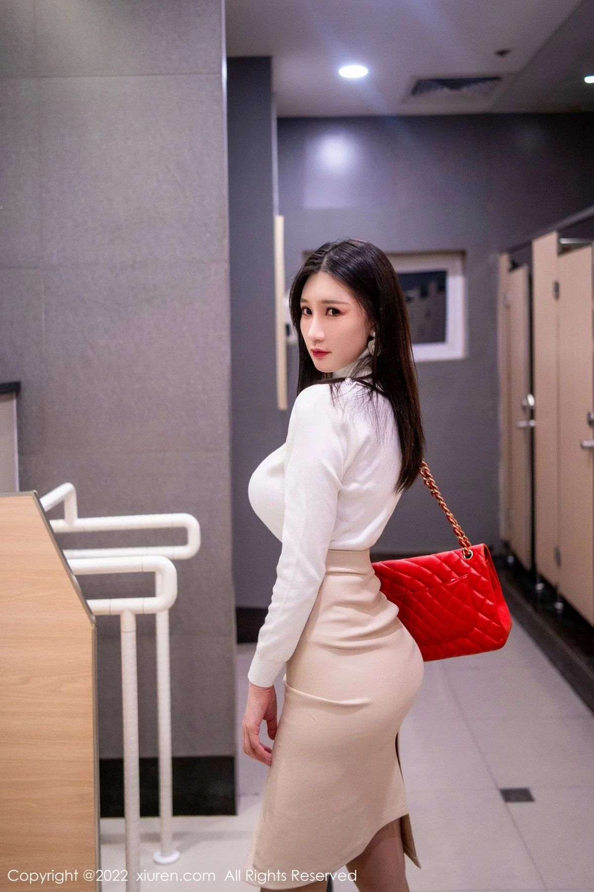 [[XiuRen秀人网]秀人网]No.4887_模特顾乔楠Cora居家私房半脱露性感内衣秀豪乳翘臀撩人诱惑写真75P