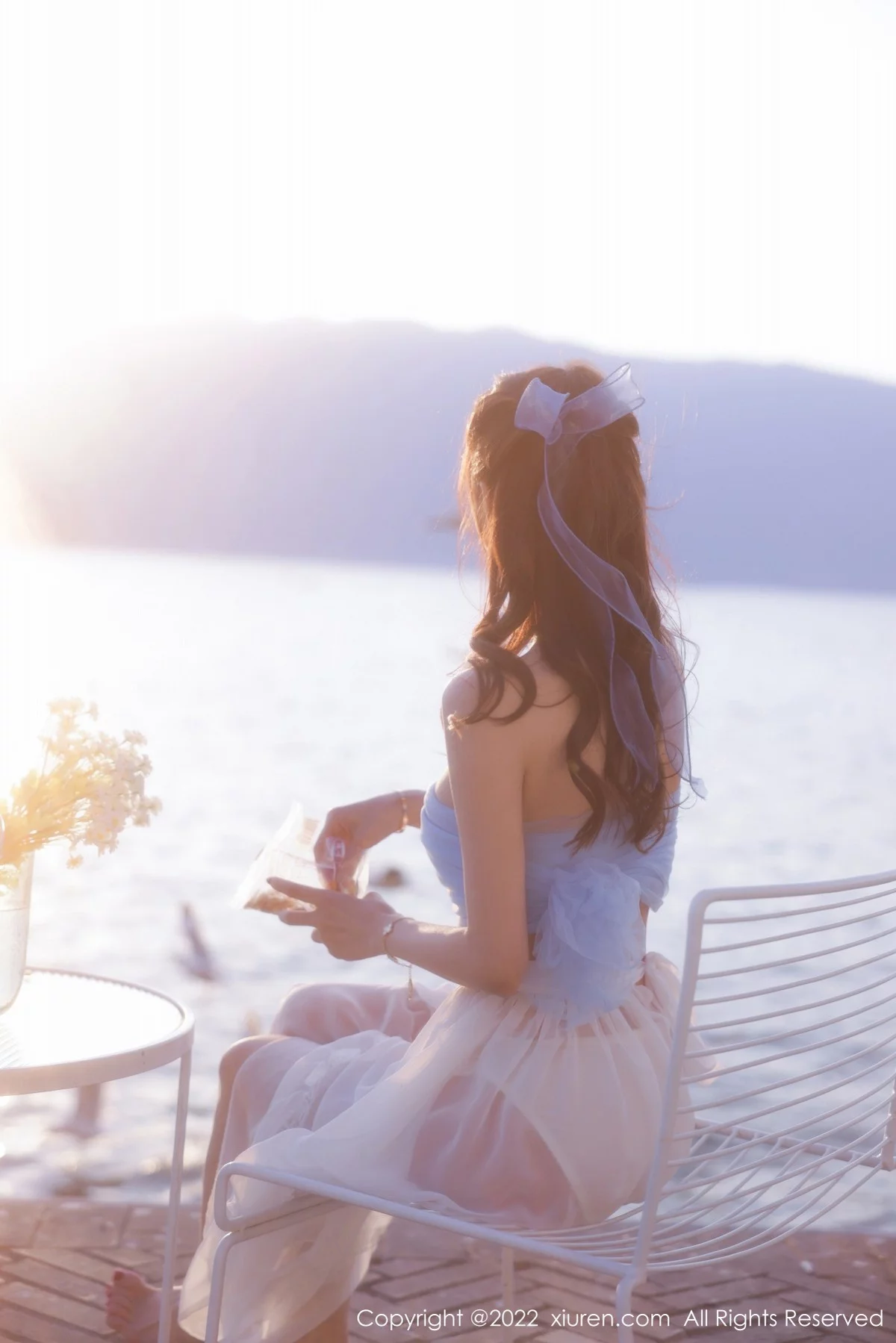 [[XiuRen秀人网]秀人网]No.4888_模特tina_甜仔大理旅拍户外蓝色服饰配白长裙秀凹凸身材诱惑写真45P