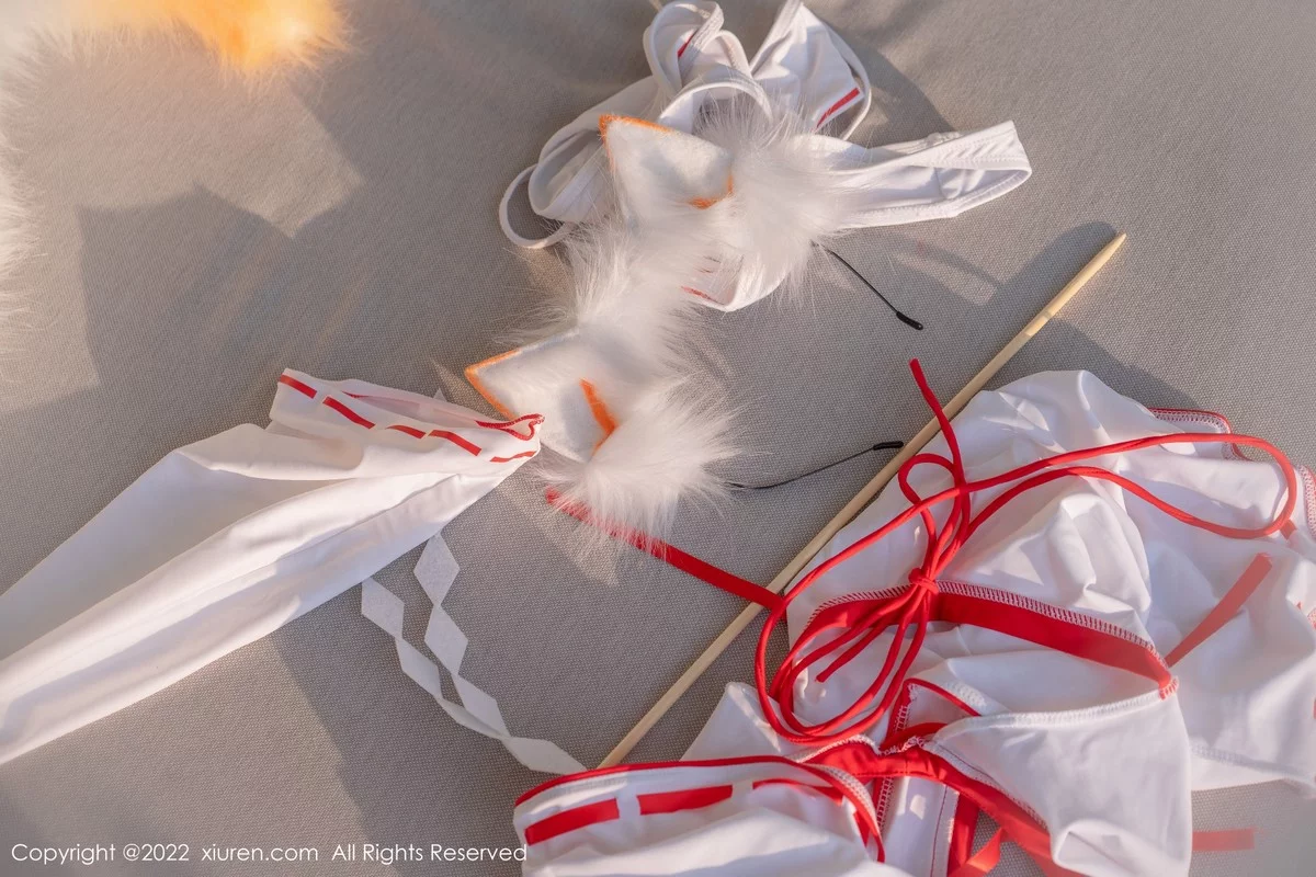 [[XiuRen秀人网]秀人网]No.5072_女神王雨纯大理旅拍私房性感白色连体衣秀豪乳翘臀撩人诱惑写真86P