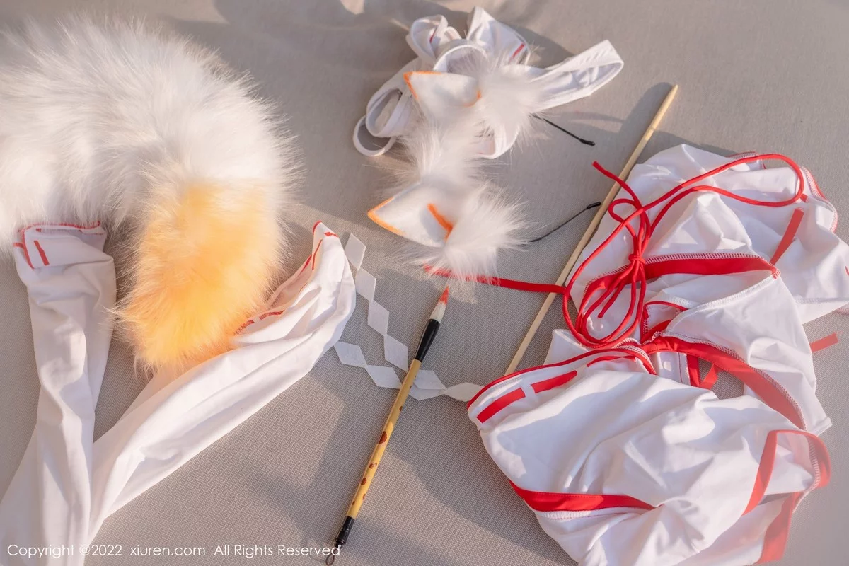 [[XiuRen秀人网]秀人网]No.5072_女神王雨纯大理旅拍私房性感白色连体衣秀豪乳翘臀撩人诱惑写真86P