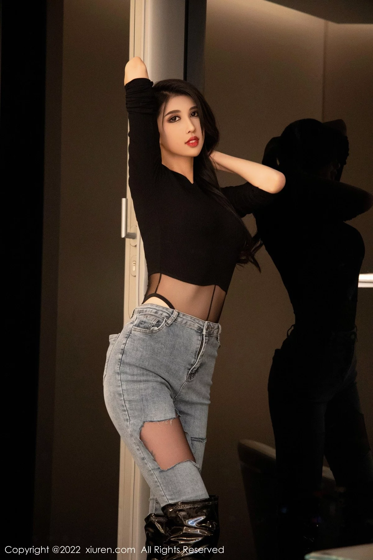 [[XiuRen秀人网]秀人网]No.5076_模特葛征西双版纳旅拍黑色服饰配牛仔裤半脱露性感内衣诱惑写真53P
