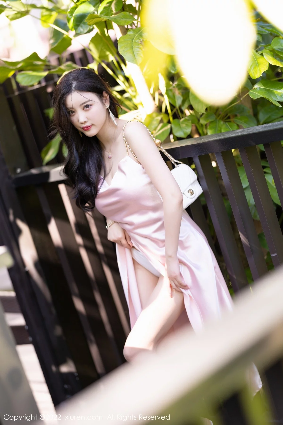 [[XiuRen秀人网]秀人网]No.5088_女神杨晨晨Yome私房半脱粉色吊带长裙秀完美身材迷人诱惑写真84P