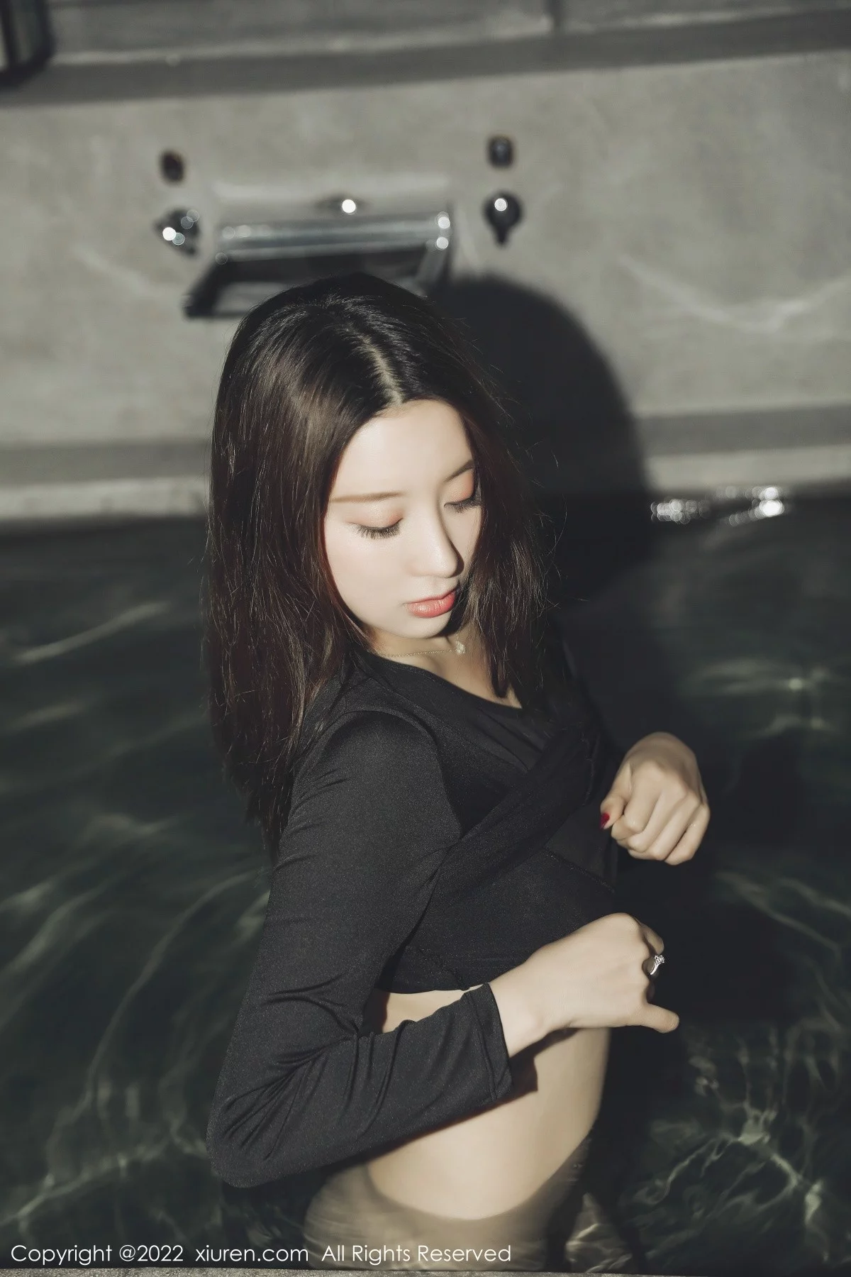 [[XiuRen秀人网]秀人网]No.5091_模特筱慧三亚旅拍室内浴室性感黑色薄透服饰湿身撩人诱惑写真55P