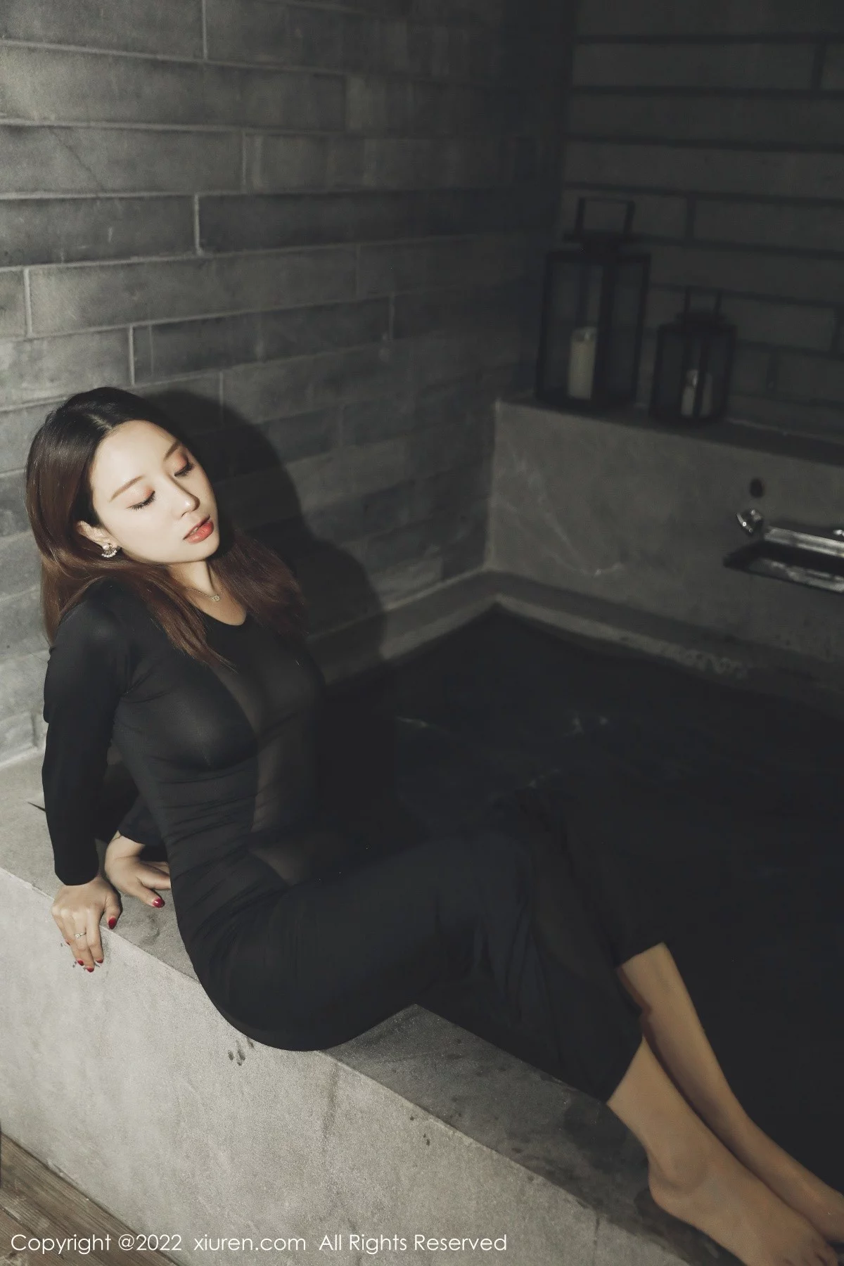 [[XiuRen秀人网]秀人网]No.5091_模特筱慧三亚旅拍室内浴室性感黑色薄透服饰湿身撩人诱惑写真55P