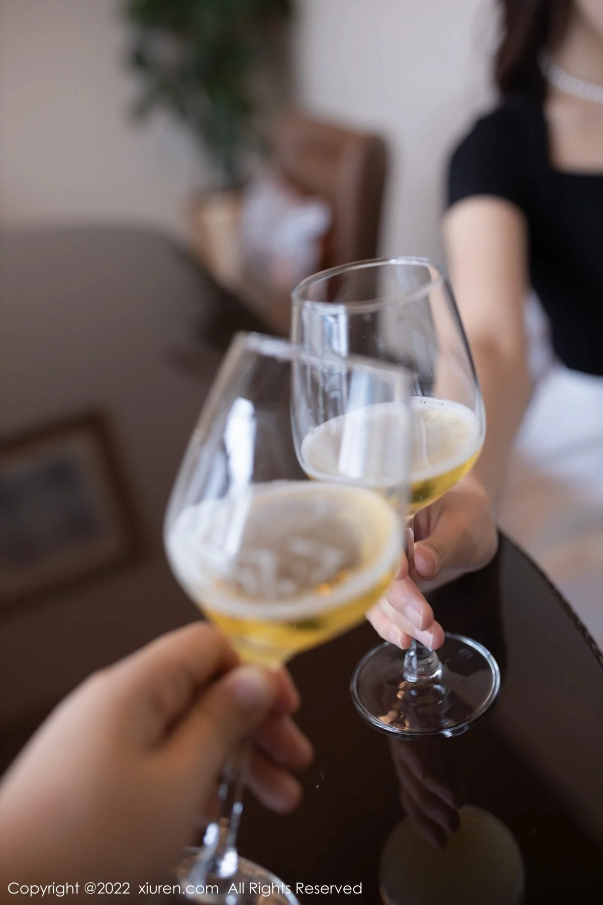 [[XiuRen秀人网]秀人网]No.5095_模特陆萱萱珠三角旅拍私房半脱露蕾丝内衣配超薄黑丝诱惑写真84P