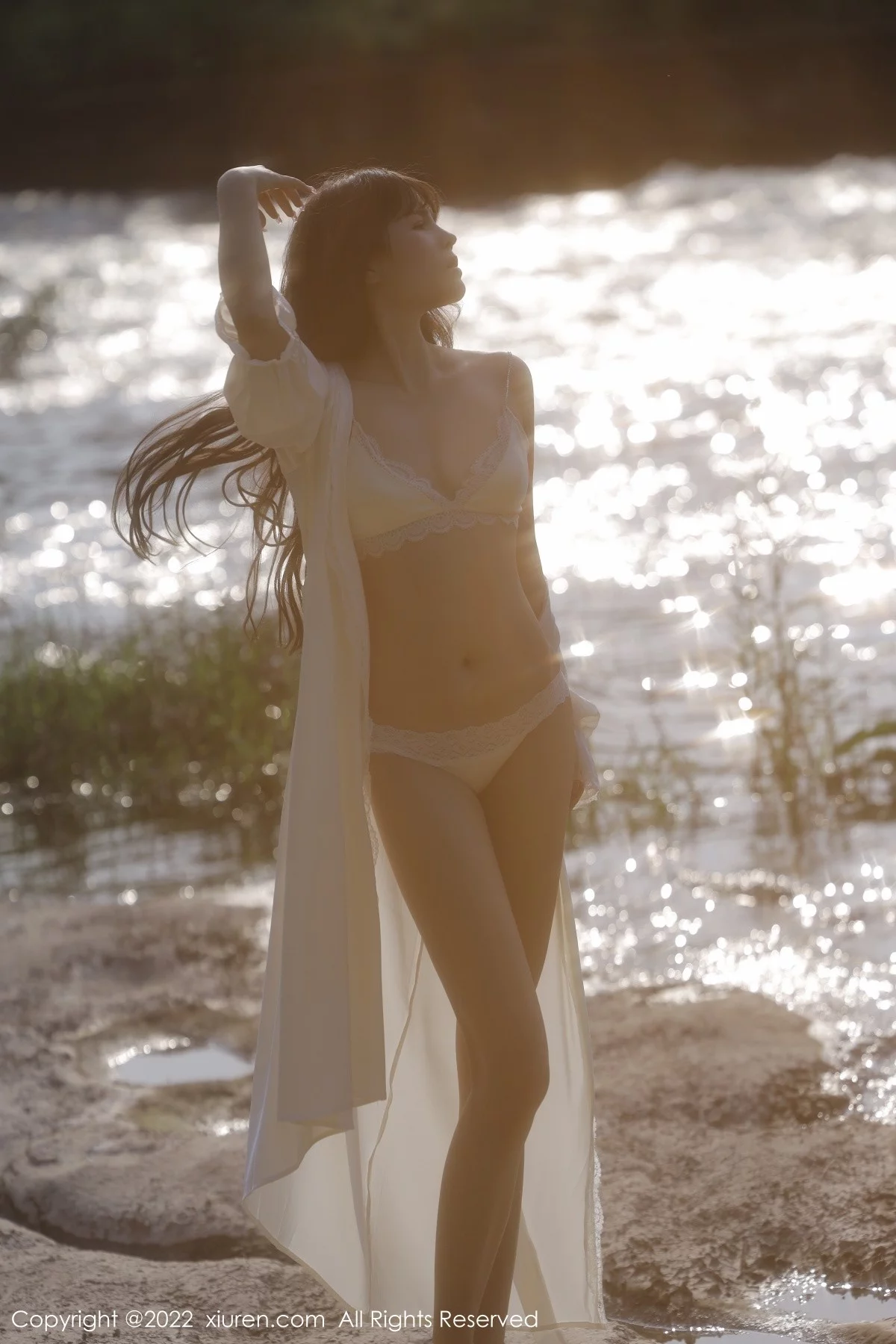 [[XiuRen秀人网]秀人网]No.5098_模特许嘉欣脱白色轻透长衫露白色蕾丝内衣秀曼妙身材诱惑写真66P