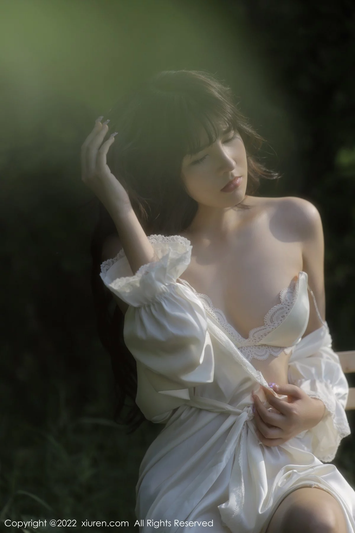 [[XiuRen秀人网]秀人网]No.5098_模特许嘉欣脱白色轻透长衫露白色蕾丝内衣秀曼妙身材诱惑写真66P