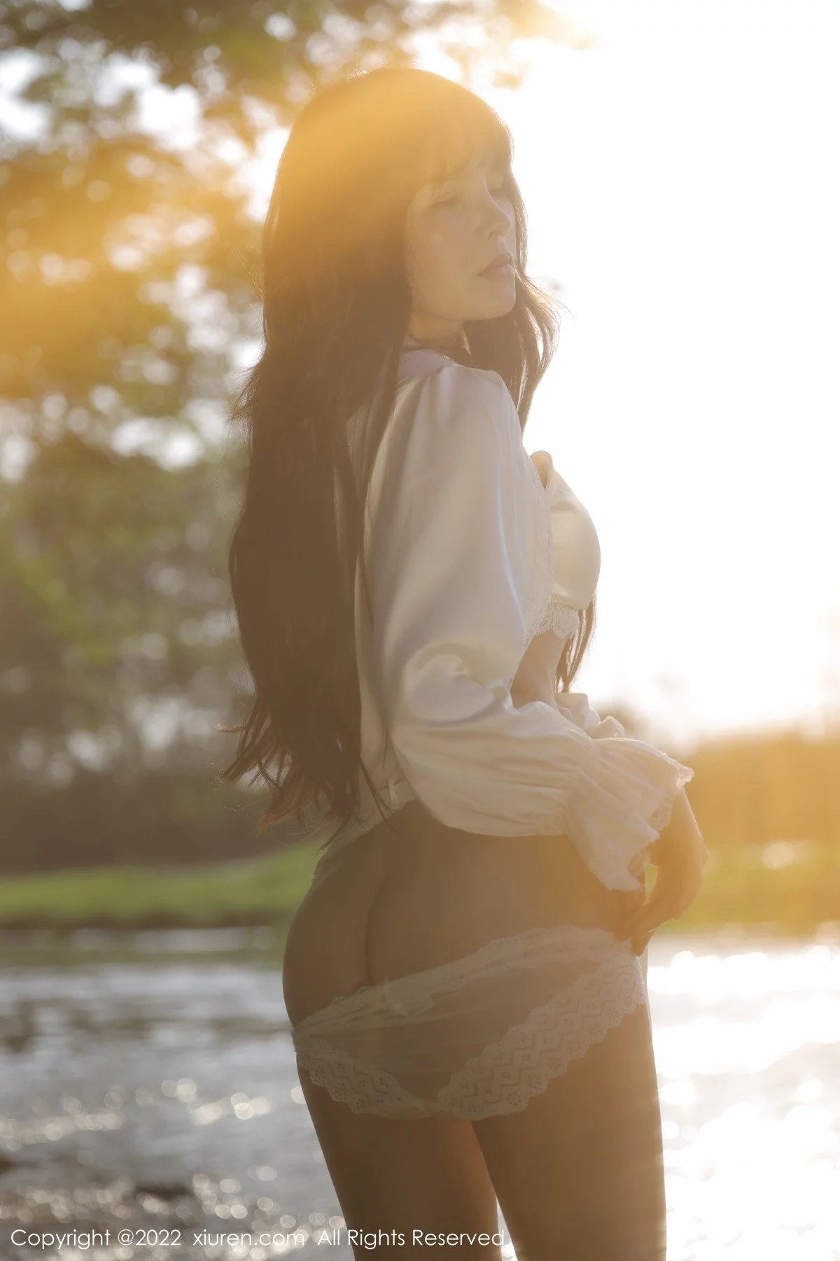 [[XiuRen秀人网]秀人网]No.5098_模特许嘉欣脱白色轻透长衫露白色蕾丝内衣秀曼妙身材诱惑写真66P