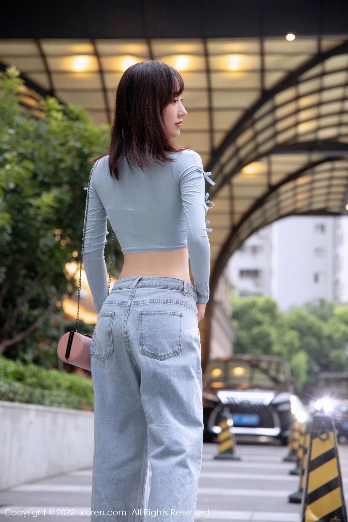 [[XiuRen秀人网]秀人网]No.5097_模特西门小玉半脱牛仔裤露破烂黑丝黑色丁字裤秀翘臀诱惑写真67P