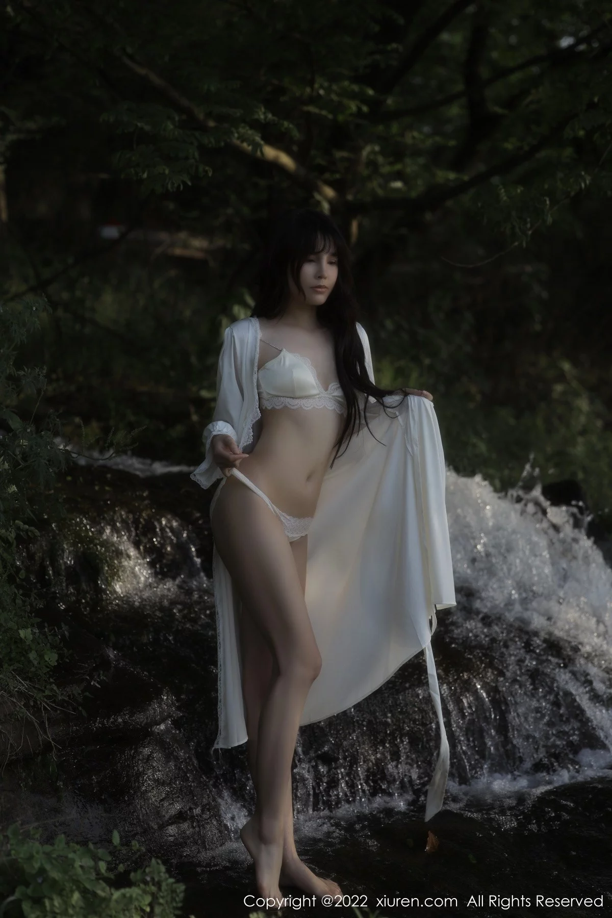 [[XiuRen秀人网]秀人网]No.5098_模特许嘉欣脱白色轻透长衫露白色蕾丝内衣秀曼妙身材诱惑写真66P