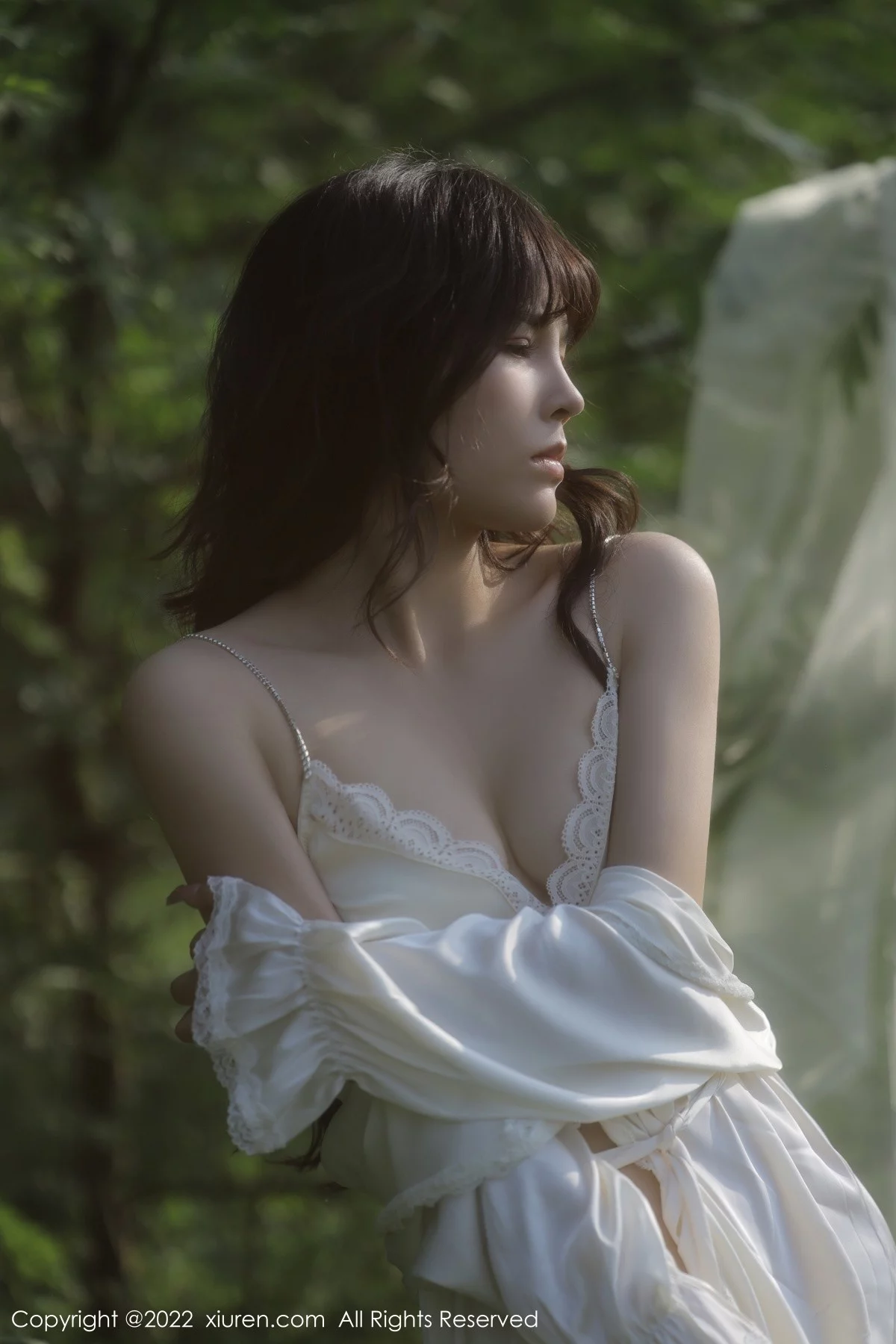 [[XiuRen秀人网]秀人网]No.5098_模特许嘉欣脱白色轻透长衫露白色蕾丝内衣秀曼妙身材诱惑写真66P