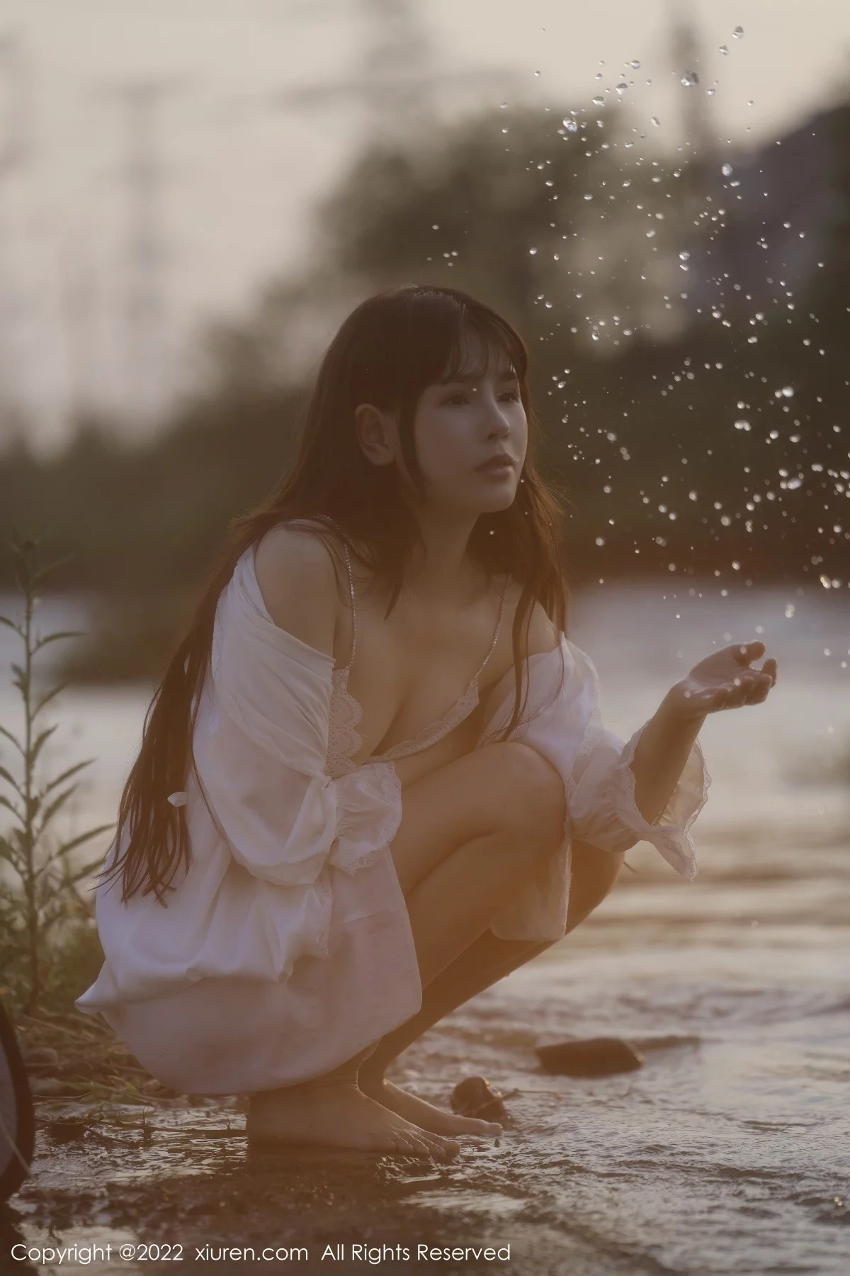 [[XiuRen秀人网]秀人网]No.5098_模特许嘉欣脱白色轻透长衫露白色蕾丝内衣秀曼妙身材诱惑写真66P