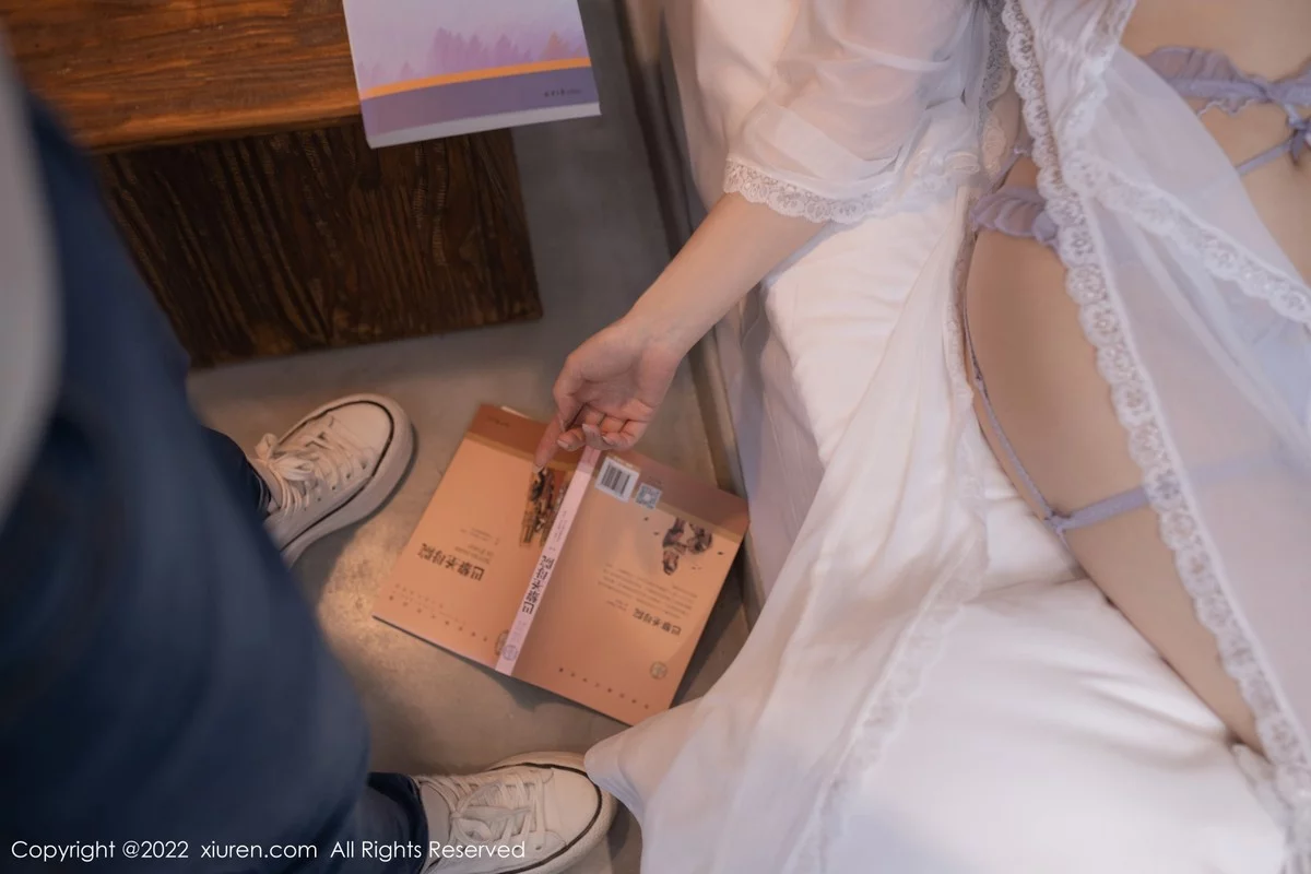 [[XiuRen秀人网]秀人网]No.5103_模特鱼子酱Fish私房脱性感紫色连衣裙露轻透内衣迷人诱惑写真87P