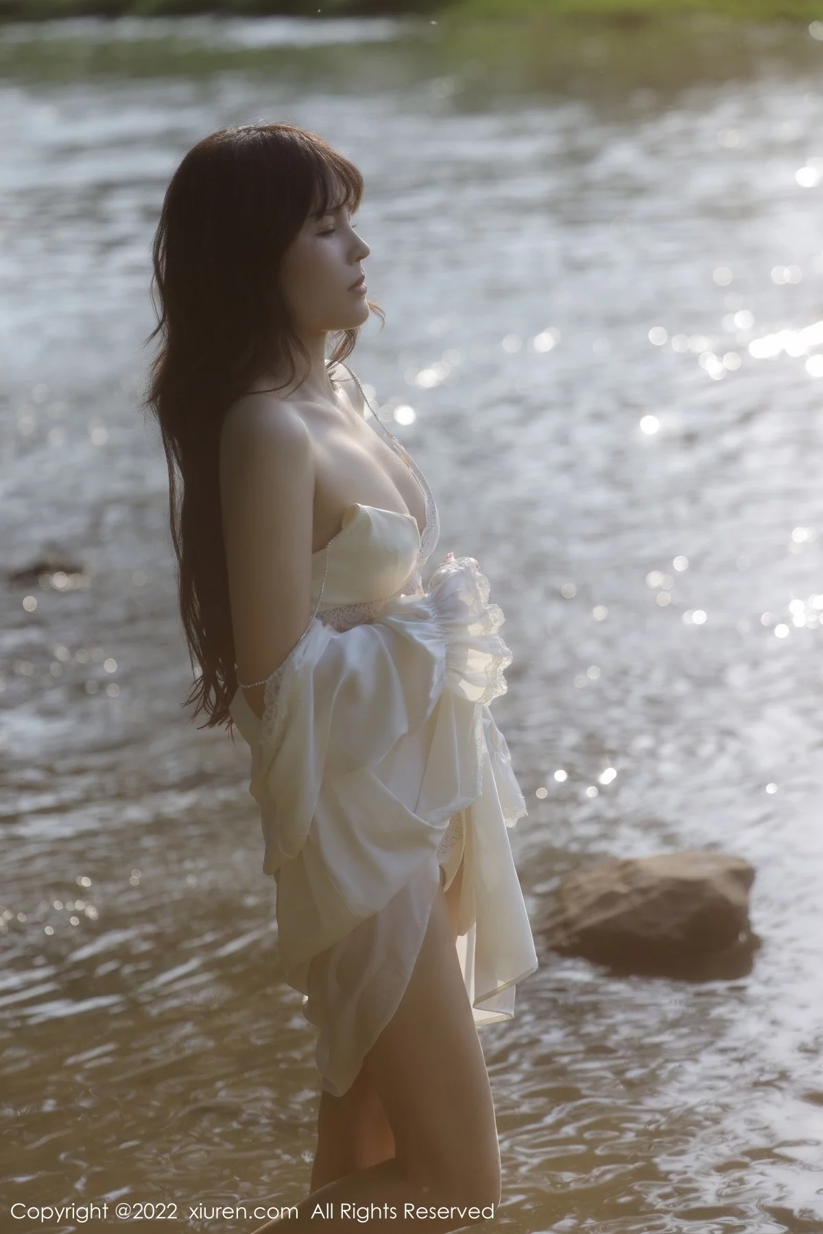 [[XiuRen秀人网]秀人网]No.5098_模特许嘉欣脱白色轻透长衫露白色蕾丝内衣秀曼妙身材诱惑写真66P