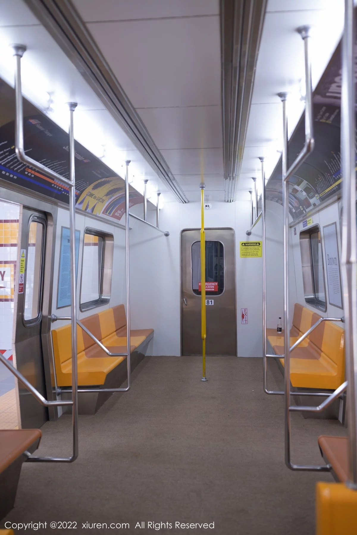 [[XiuRen秀人网]秀人网]No.5108_模特唐安琪地铁车厢场景性感紫色蕾丝内衣配无内肉丝诱惑写真83P