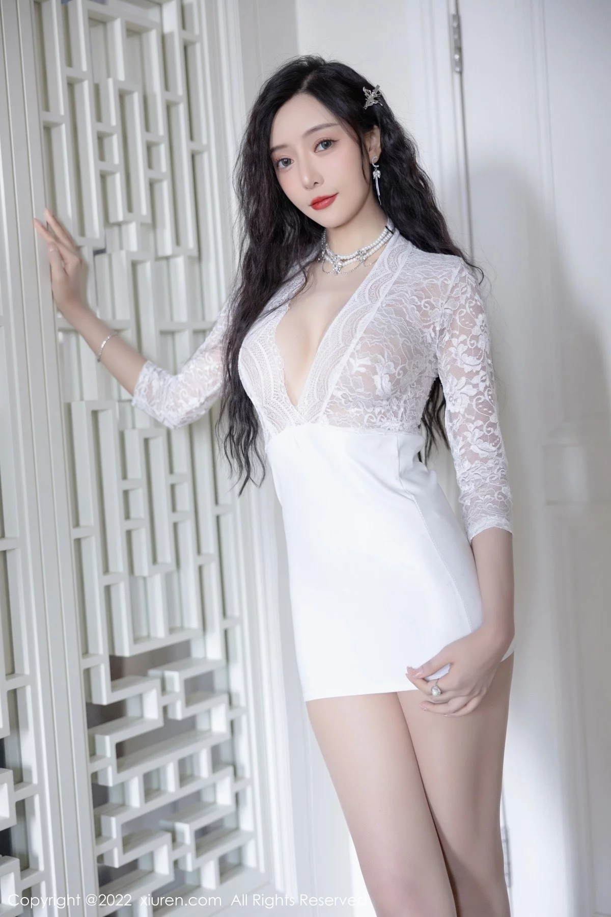 [[XiuRen秀人网]秀人网]No.5106_女神王馨瑶yanni厦门旅拍酒店场景轻透蕾丝连衣裙撩人诱惑写真101P