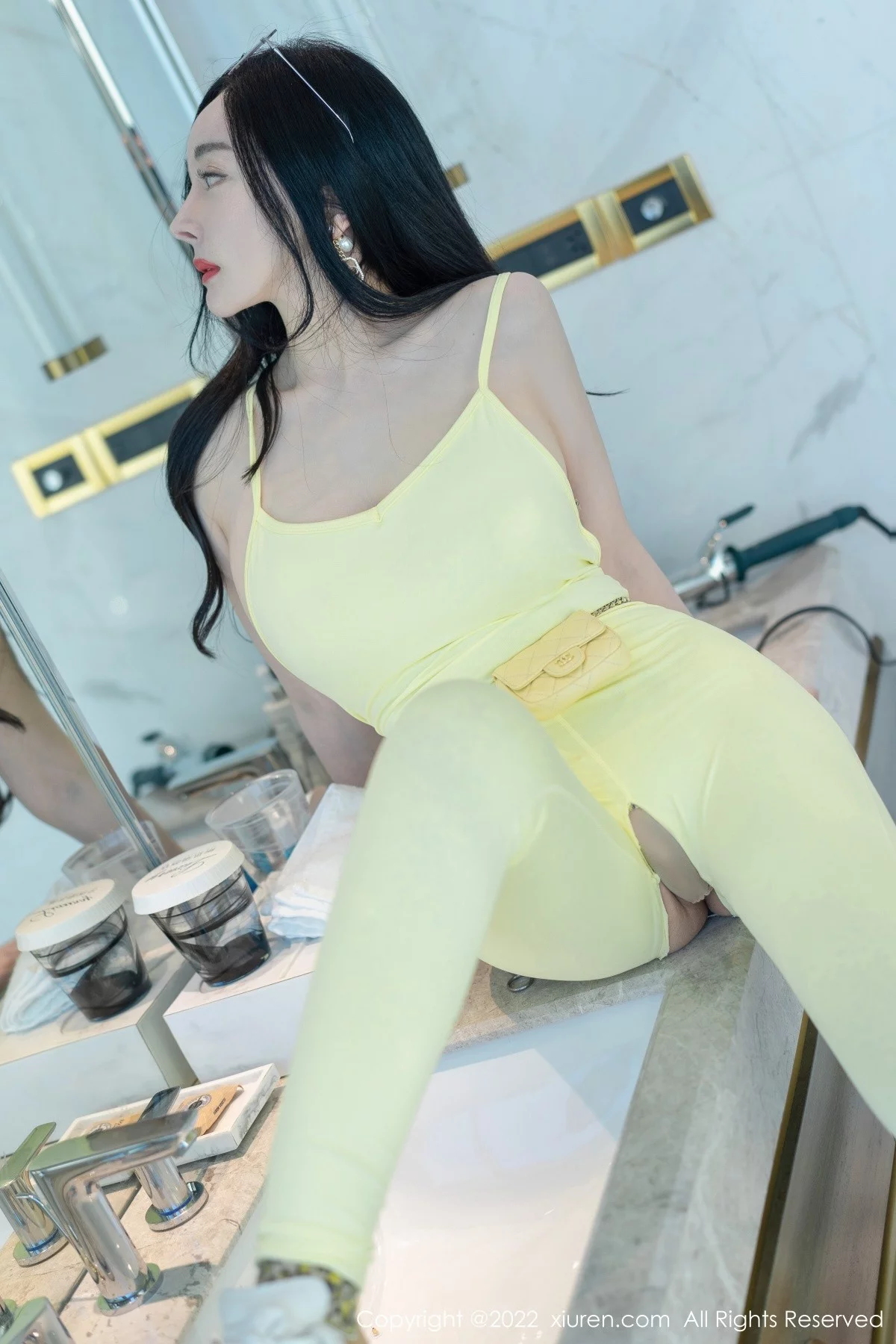 [[XiuRen秀人网]秀人网]No.5113_模特允爾私房脱黄色收身服饰露豹纹连体衣秀丰满身材诱惑写真60P