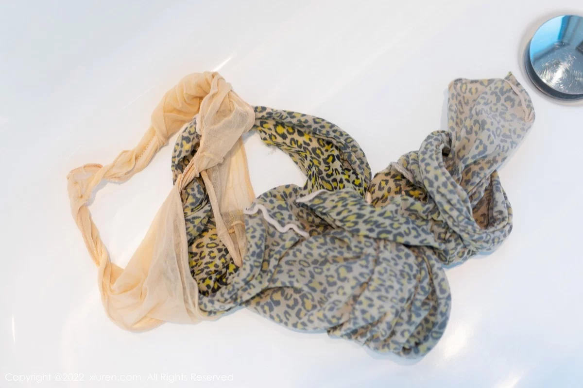 [[XiuRen秀人网]秀人网]No.5113_模特允爾私房脱黄色收身服饰露豹纹连体衣秀丰满身材诱惑写真60P