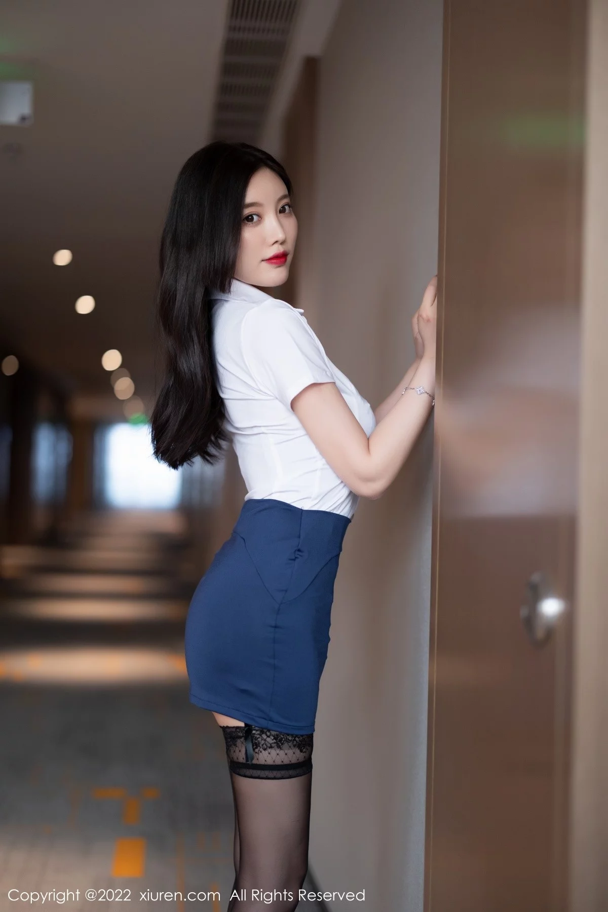 [[XiuRen秀人网]秀人网]No.5114_女神杨晨晨Yome私房脱性感制服露黑色蕾丝内衣完美诱惑写真71P