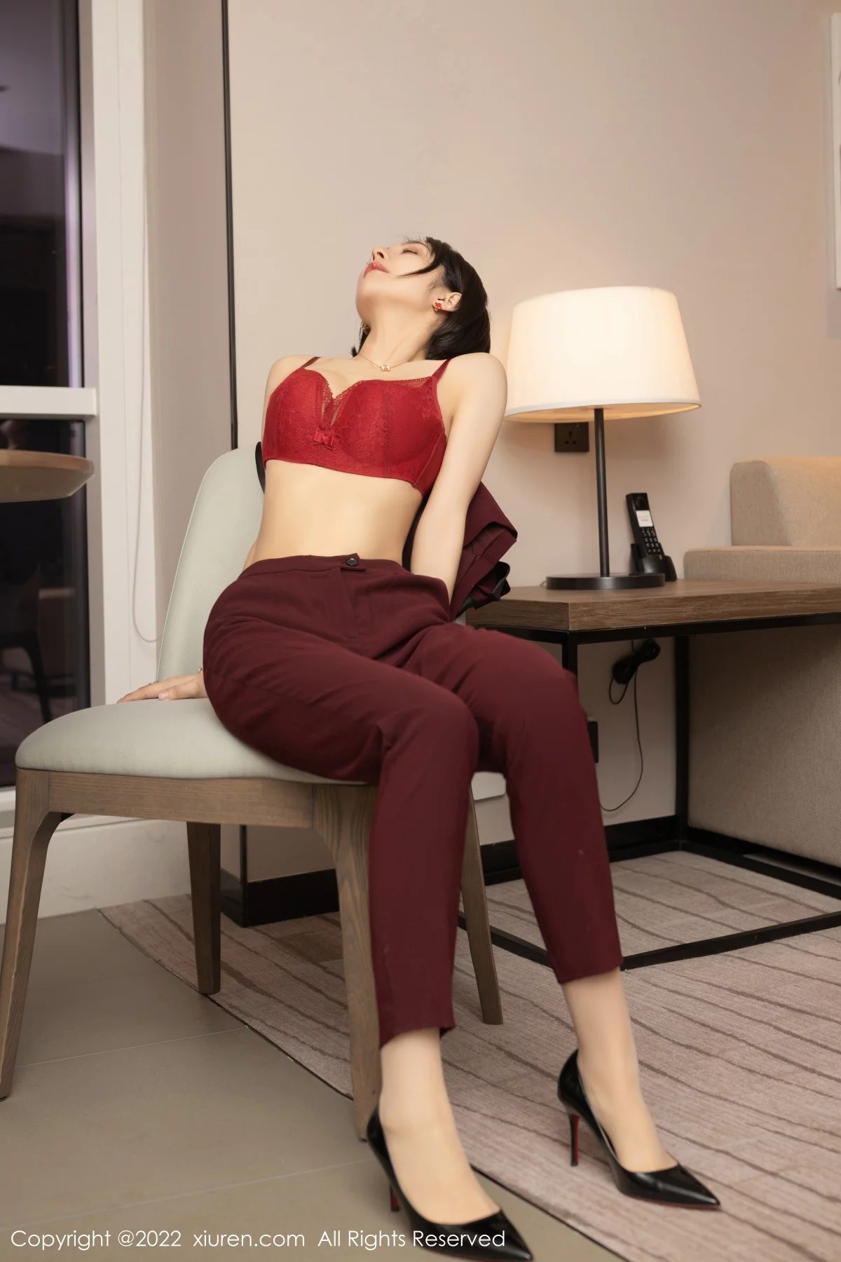 [[XiuRen秀人网]秀人网]No.5111_女神Angela小热巴女老板角色扮演半脱露红色蕾丝内衣诱惑写真72P