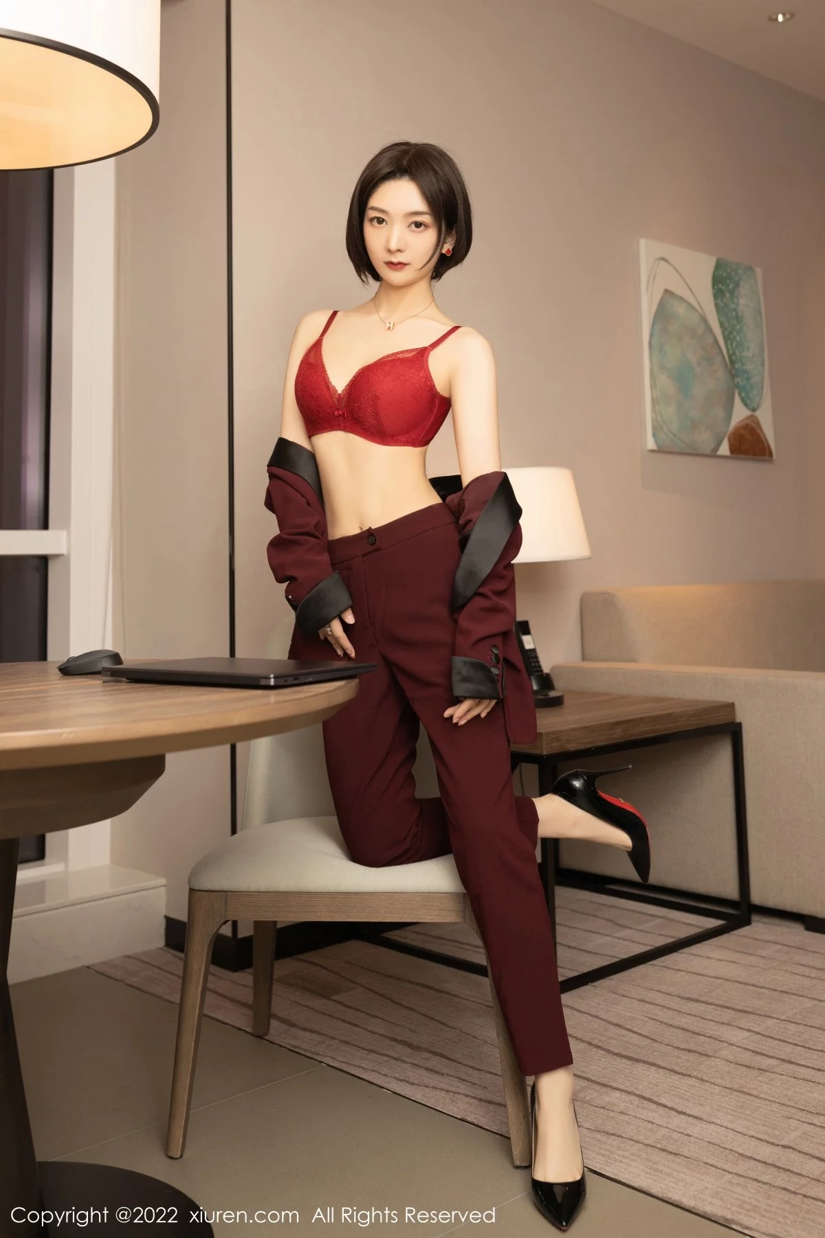 [[XiuRen秀人网]秀人网]No.5111_女神Angela小热巴女老板角色扮演半脱露红色蕾丝内衣诱惑写真72P