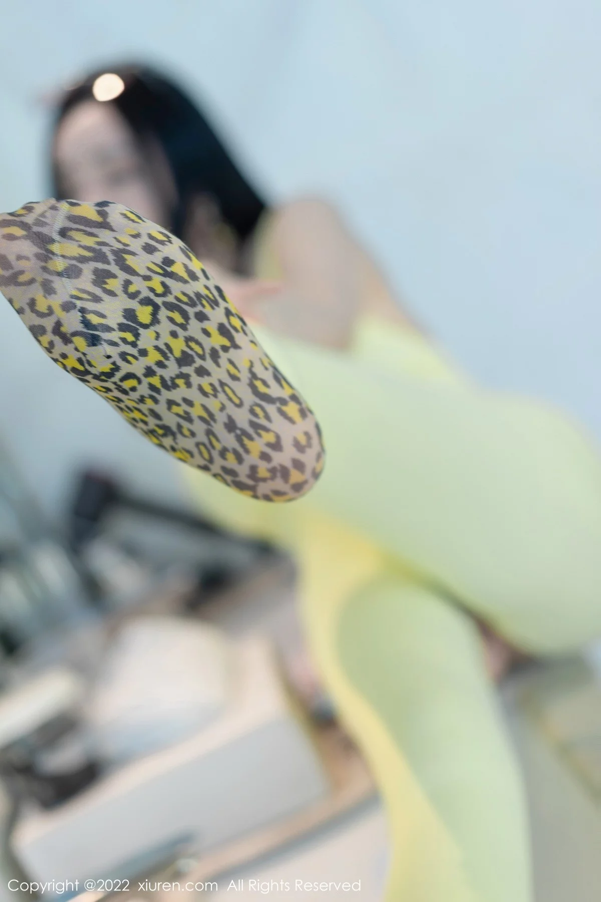 [[XiuRen秀人网]秀人网]No.5113_模特允爾私房脱黄色收身服饰露豹纹连体衣秀丰满身材诱惑写真60P