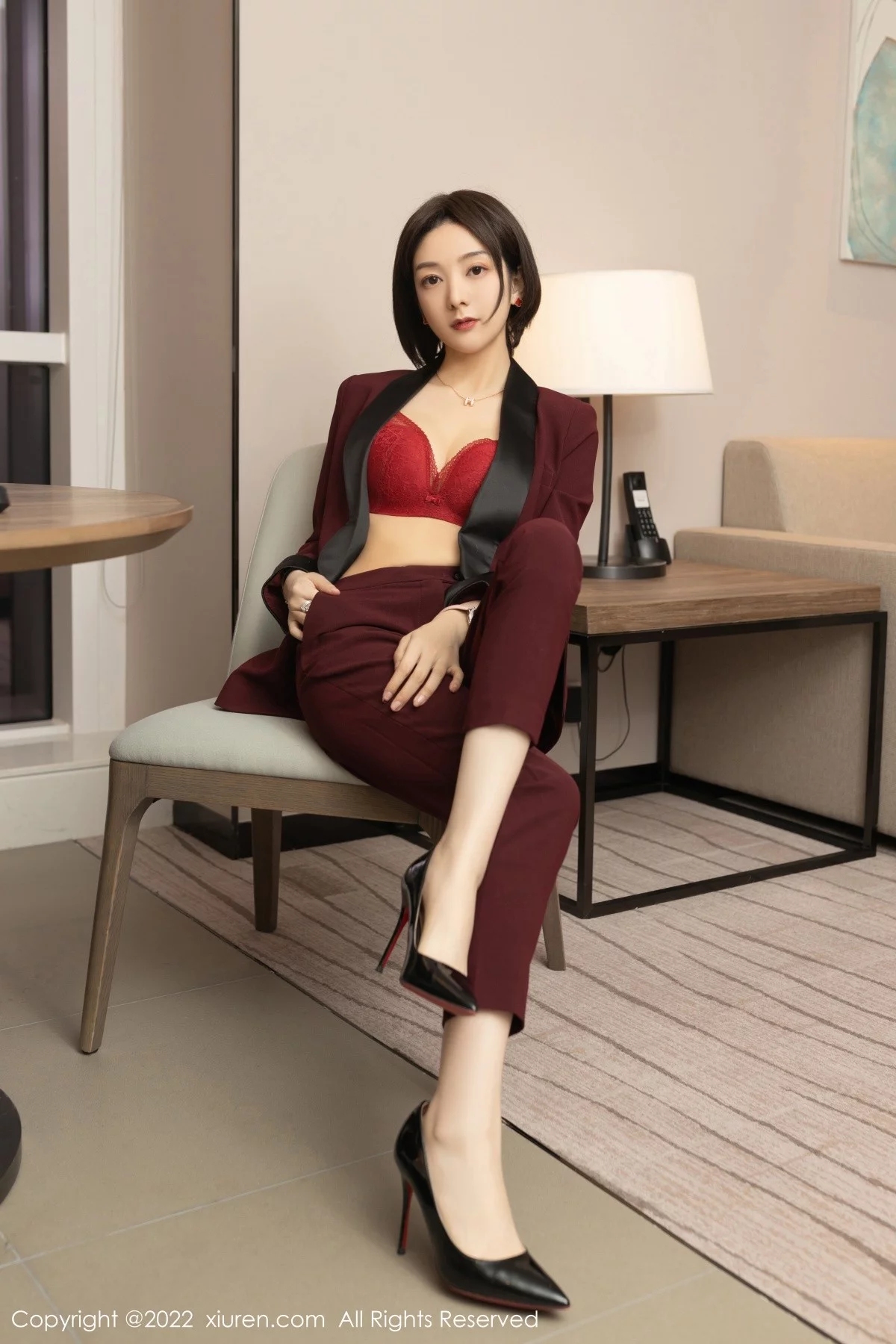 [[XiuRen秀人网]秀人网]No.5111_女神Angela小热巴女老板角色扮演半脱露红色蕾丝内衣诱惑写真72P