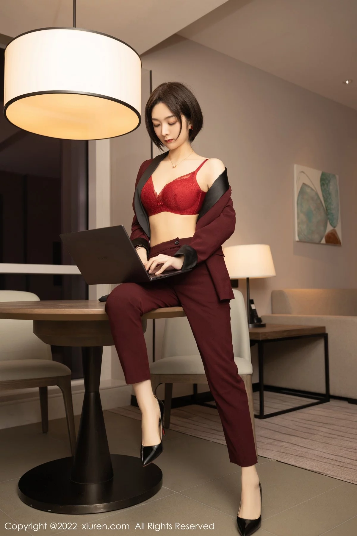 [[XiuRen秀人网]秀人网]No.5111_女神Angela小热巴女老板角色扮演半脱露红色蕾丝内衣诱惑写真72P