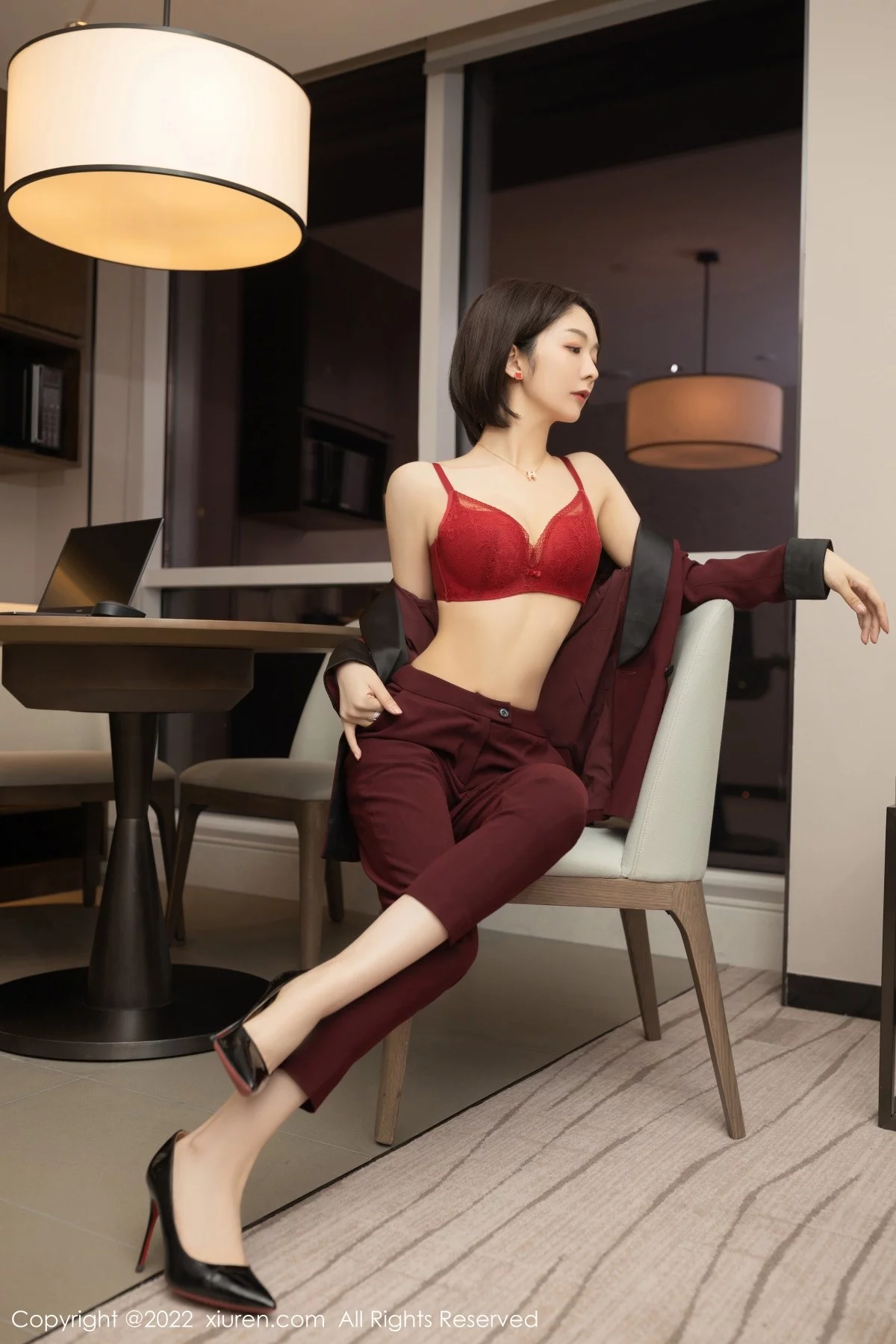 [[XiuRen秀人网]秀人网]No.5111_女神Angela小热巴女老板角色扮演半脱露红色蕾丝内衣诱惑写真72P