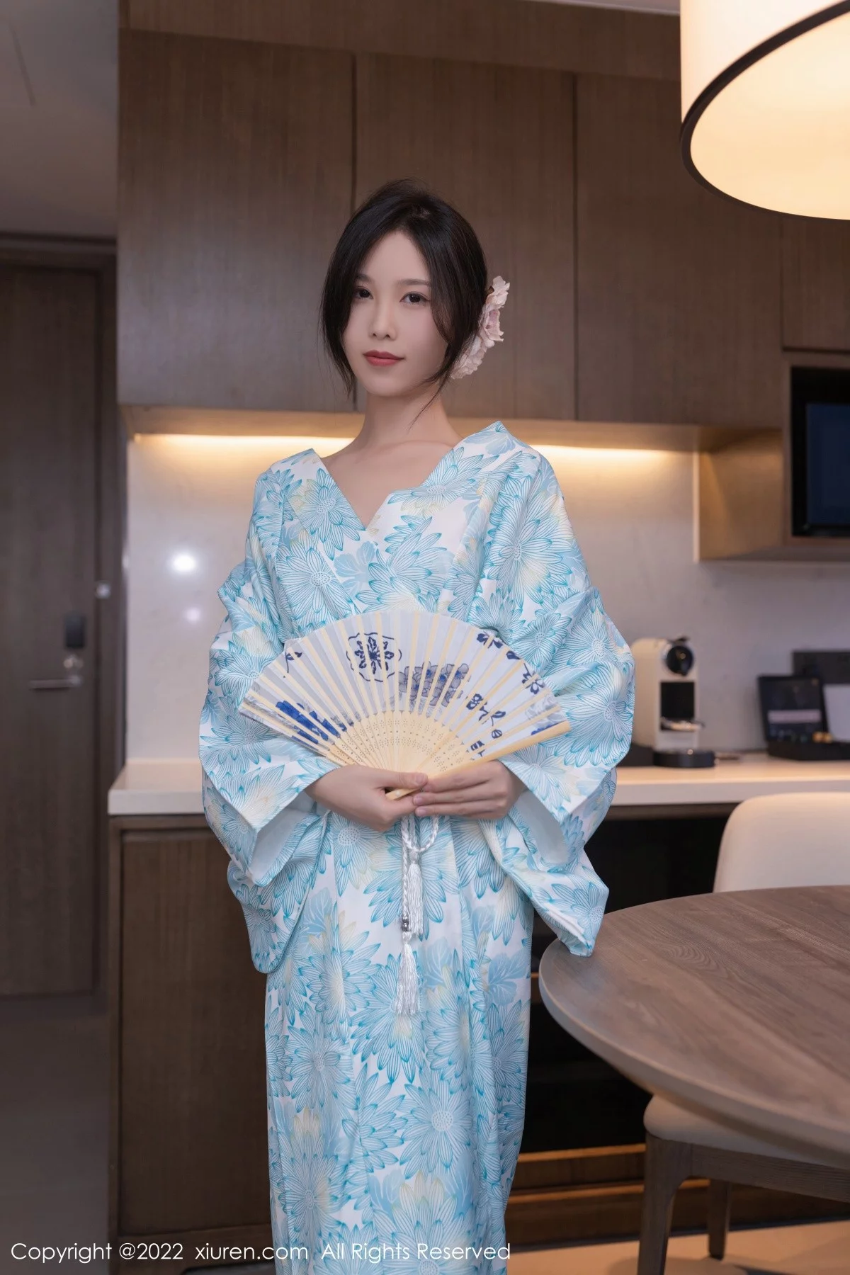 [[XiuRen秀人网]秀人网]No.5118_模特利世室内场景性感淡蓝色和服半脱秀惹火身材极致诱惑写真75P