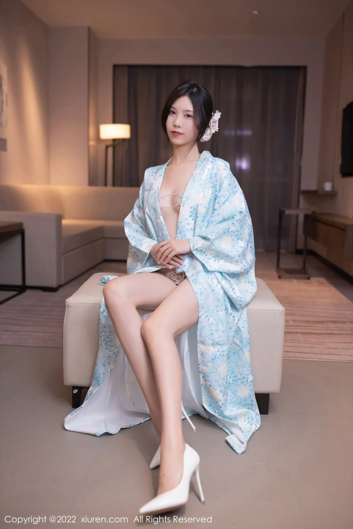 [[XiuRen秀人网]秀人网]No.5118_模特利世室内场景性感淡蓝色和服半脱秀惹火身材极致诱惑写真75P