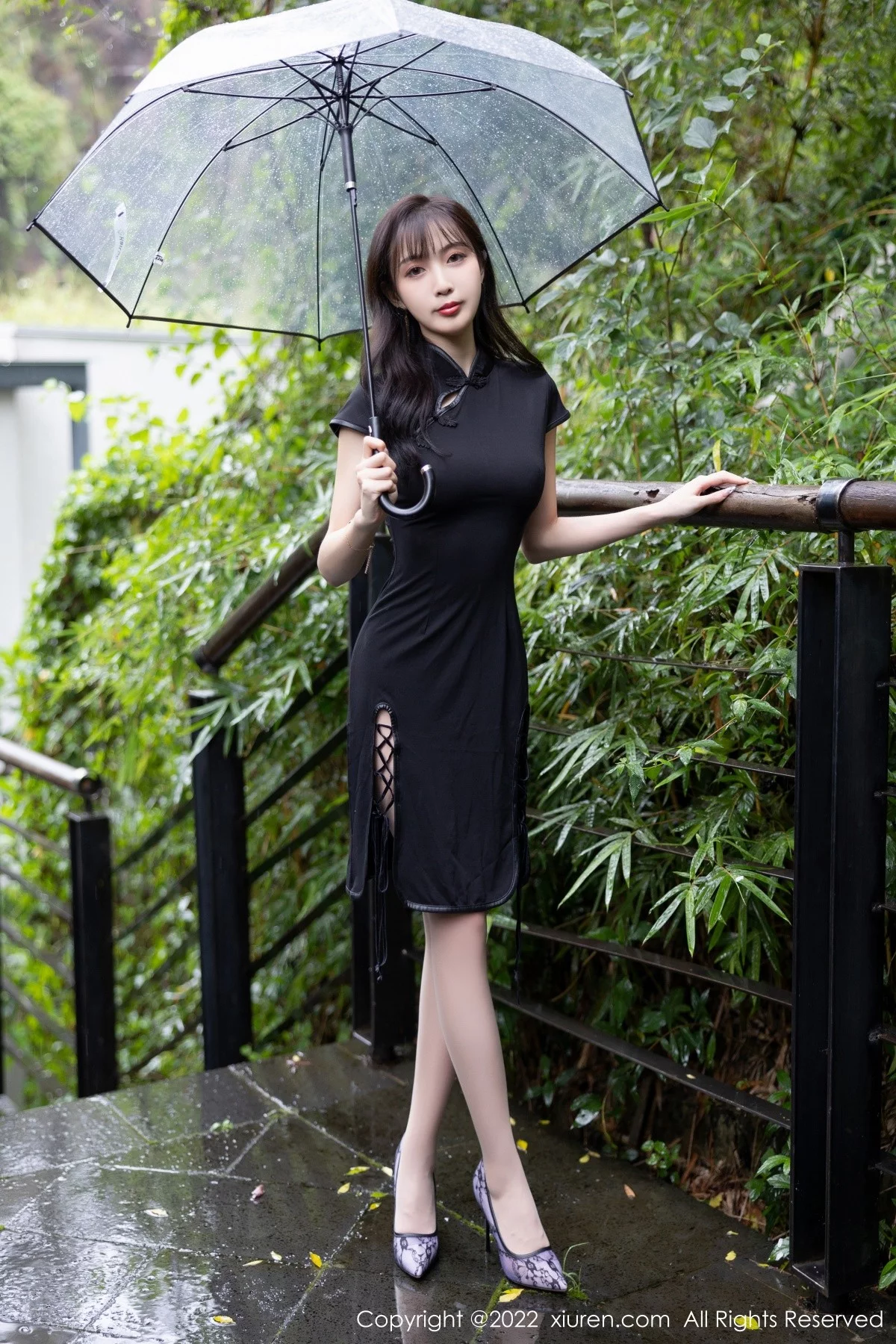 [[XiuRen秀人网]秀人网]No.5119_模特林星阑性感黑色短款旗袍配超薄肉丝半脱秀苗条身材诱惑写真71P