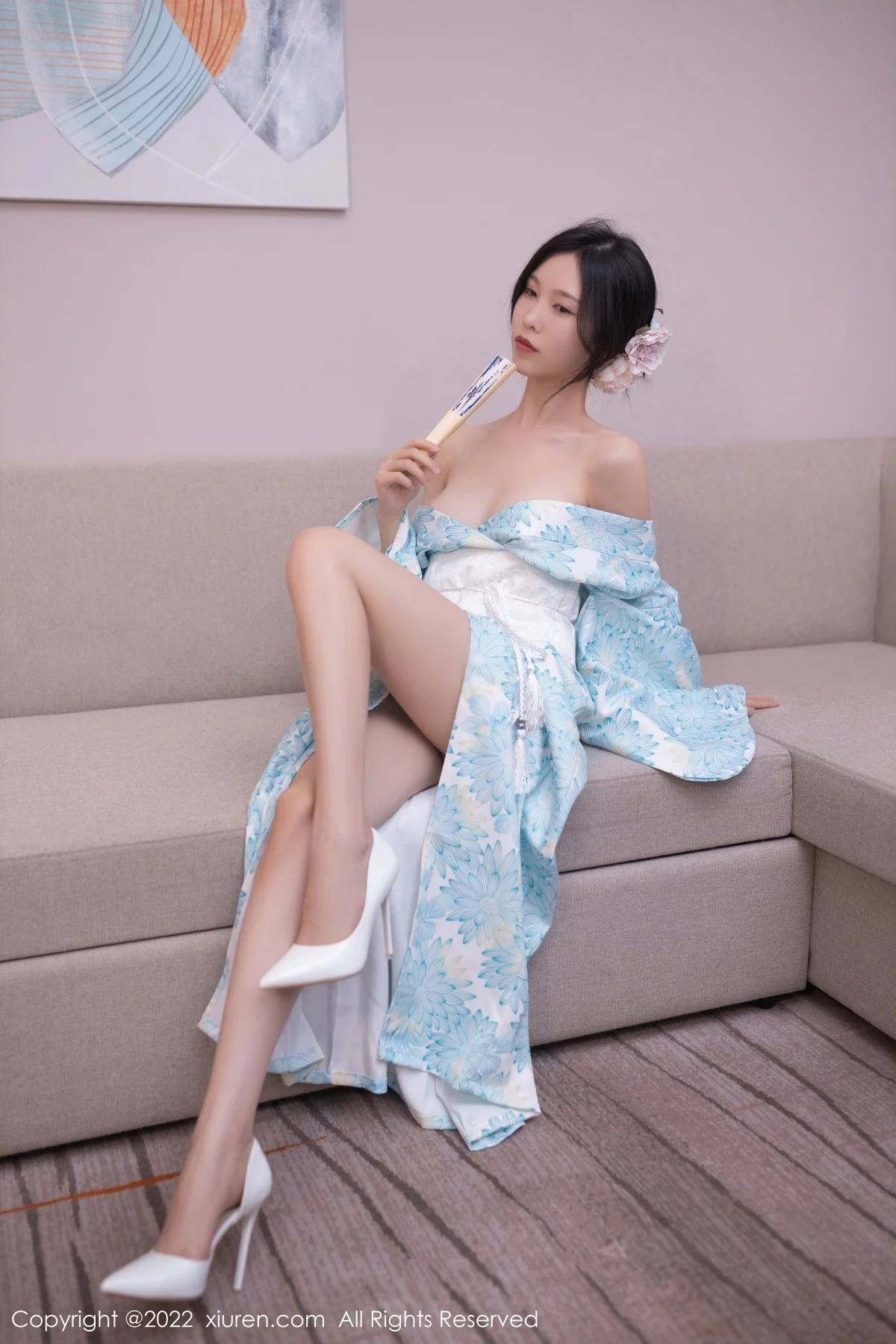 [[XiuRen秀人网]秀人网]No.5118_模特利世室内场景性感淡蓝色和服半脱秀惹火身材极致诱惑写真75P